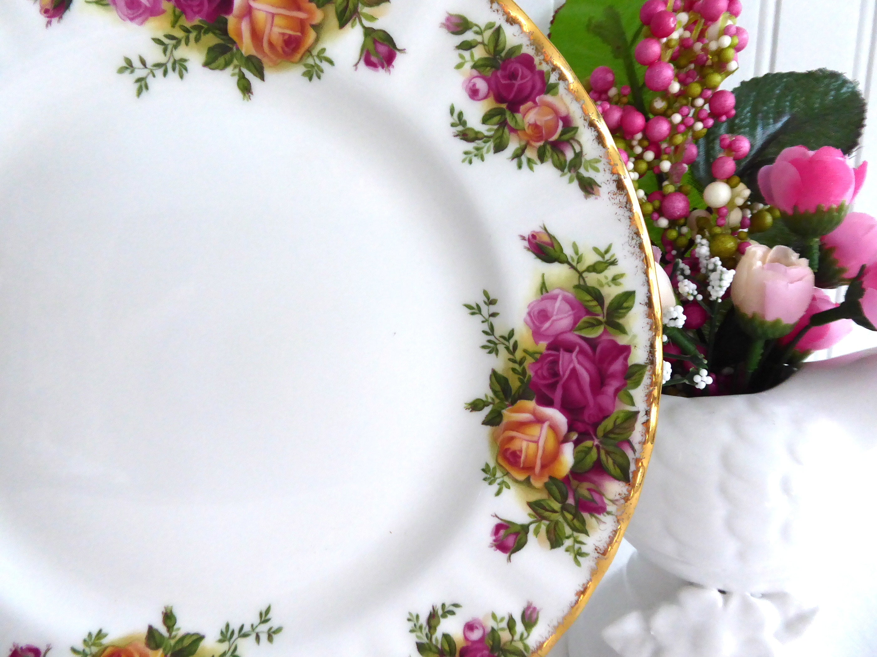 Royal Albert Old Country Roses Salad Plate - Made in England (1974-1992) | Vintage Floral Tea Plate for Afternoon Tea, Bridal Shower & Elegant Dining
