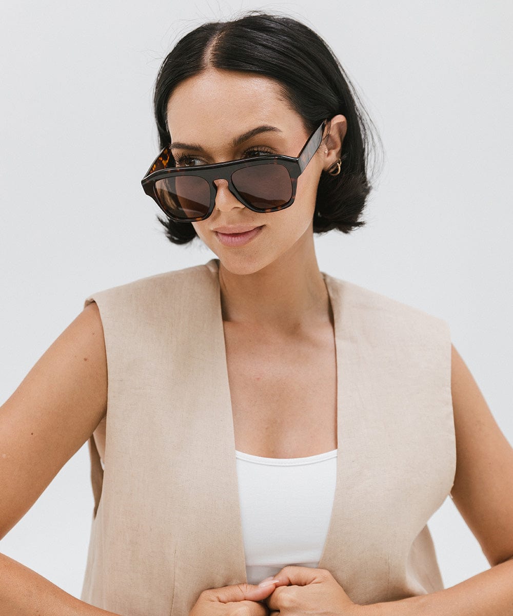 Val Wayfarer Sunglasses Tortoise Frame - Polarized UV Protection for Men & Women - Perfect for Driving, Beach, and Outdoor Activities
