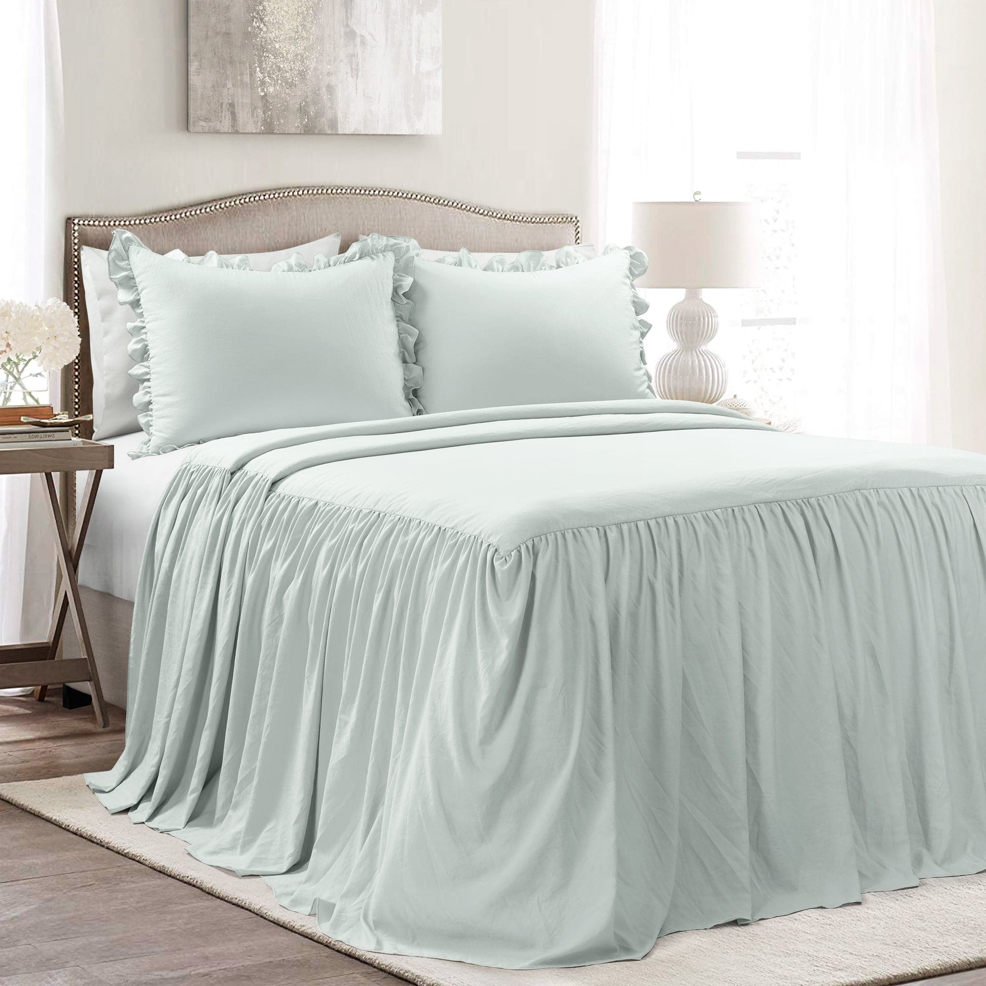 Elegant Ruffle Skirt Bedspread Set - Soft & Stylish Queen Size Bedding for Girls & Women - Perfect for Bedroom Decor, Guest Rooms & Cozy Home Styling