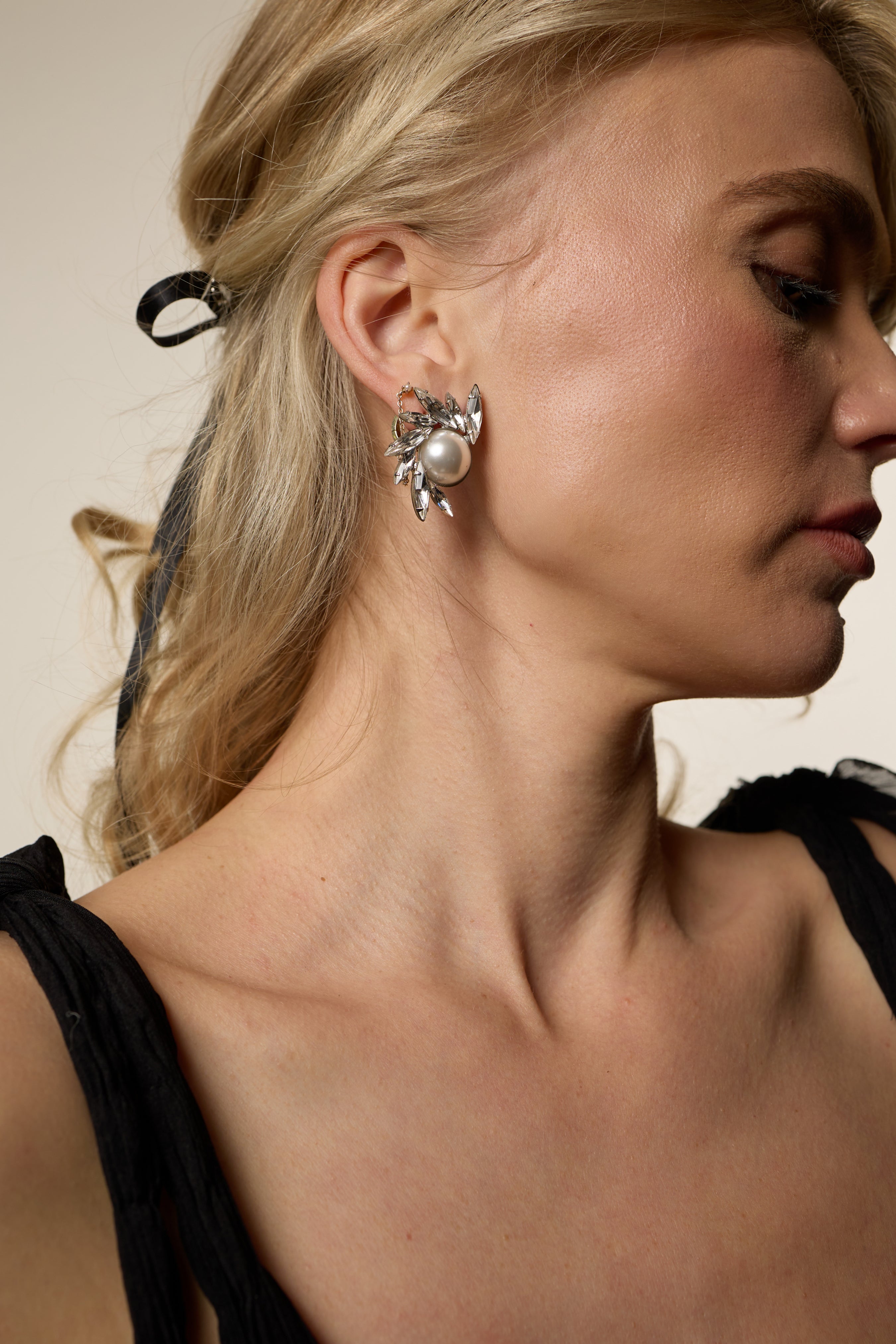 Avril Pearl and Crystal Stud Earrings for Women – Elegant Fashion Jewelry Gift for Birthday, Anniversary & Special Occasions