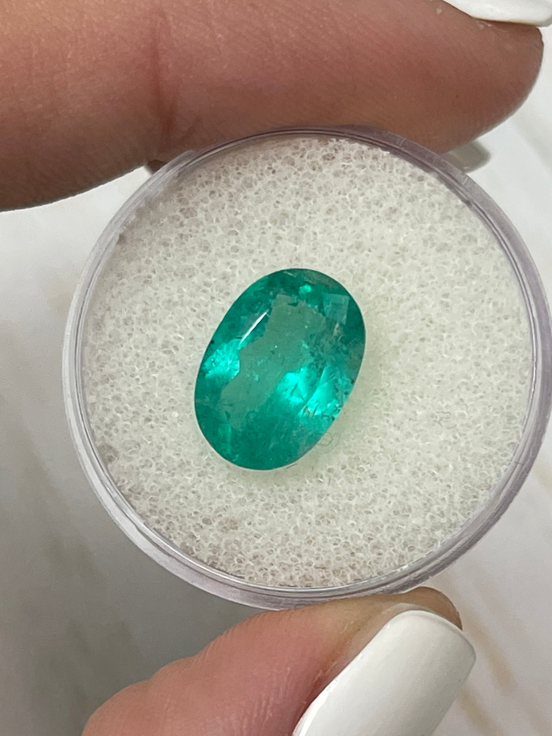 3.85 Carat Deep Bluish Green Natural Loose Colombian Emerald Oval Cut Gemstone for Jewelry Making, Engagement Rings & Luxury Gifts