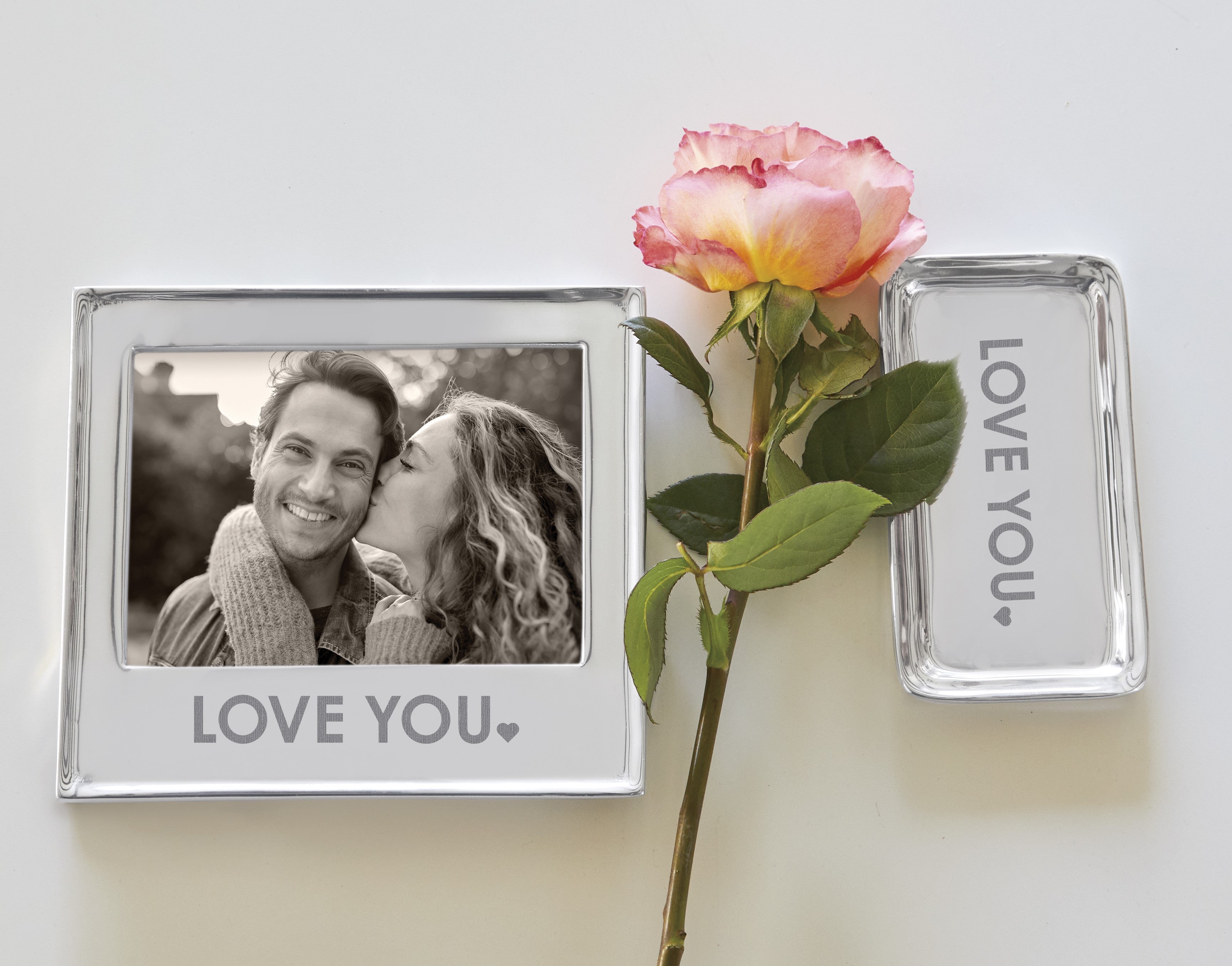 LOVE YOU Signature 5x7 Picture Frame - Elegant Photo Display for Home Decor, Wedding Gifts & Anniversary Presents