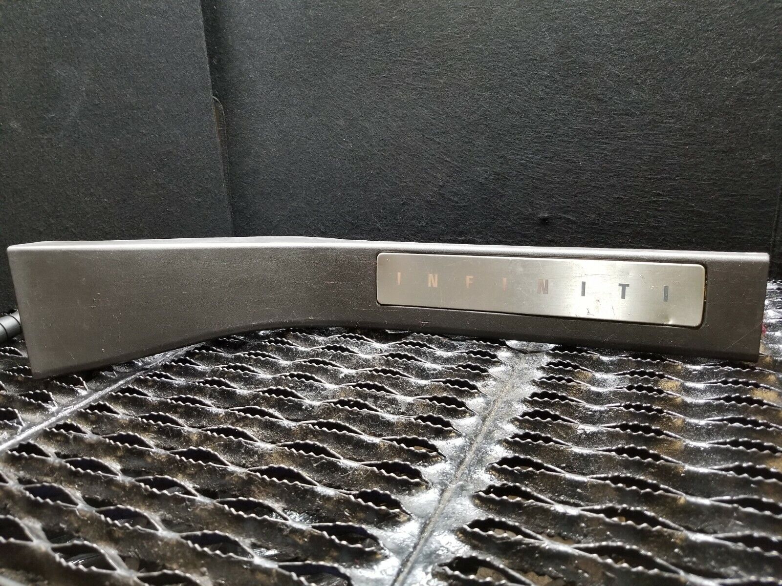 04-07 Infiniti QX56 Right Rear Passenger Door Sill Scuff Plate Trim OEM Replacement - Perfect for Off-Roading & Daily Protection