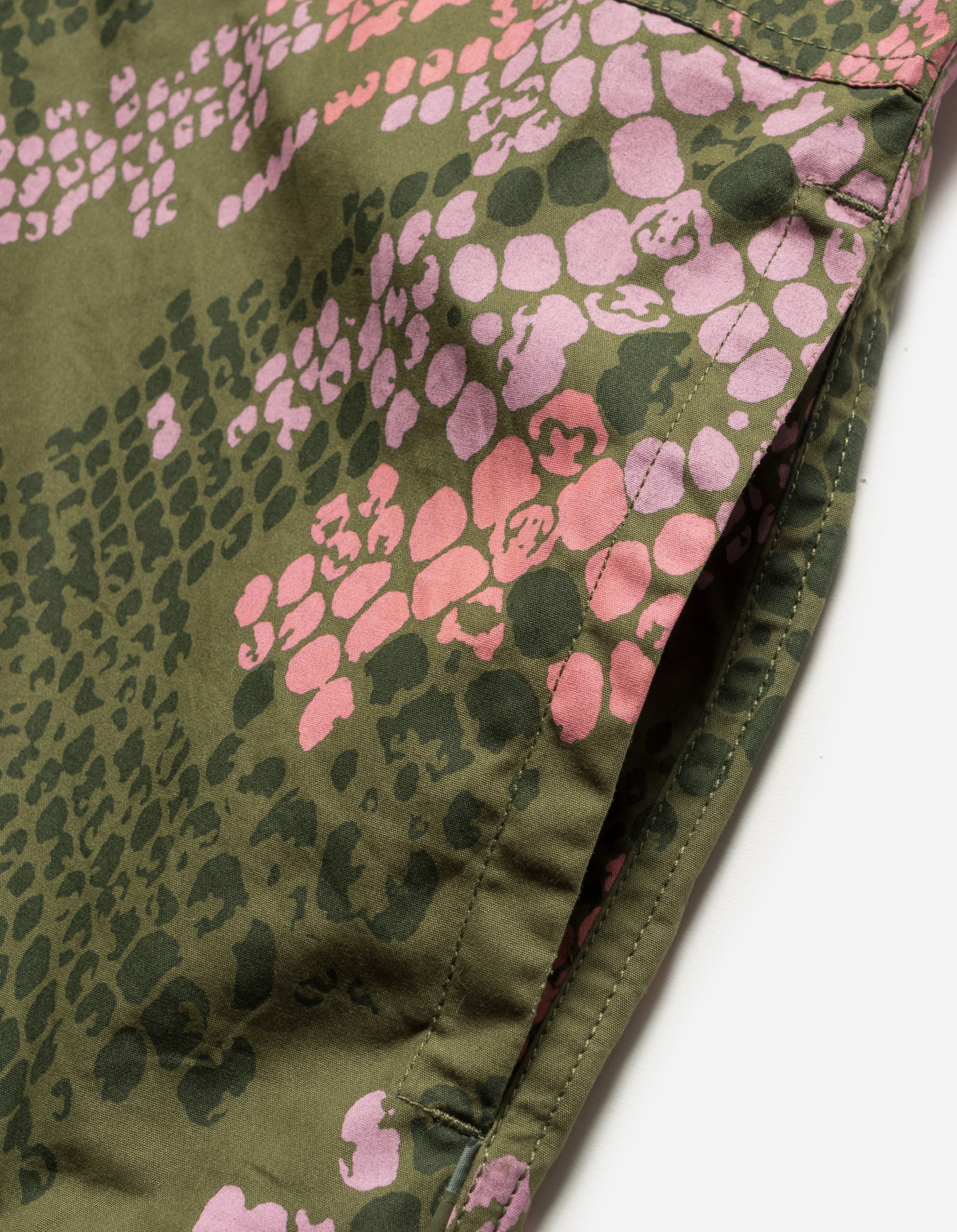 6073 Bonsai Python Camo Hanten Shirt Sakura Print - Japanese Style Camouflage Jacket for Men - Perfect for Streetwear, Cosplay & Anime Conventions