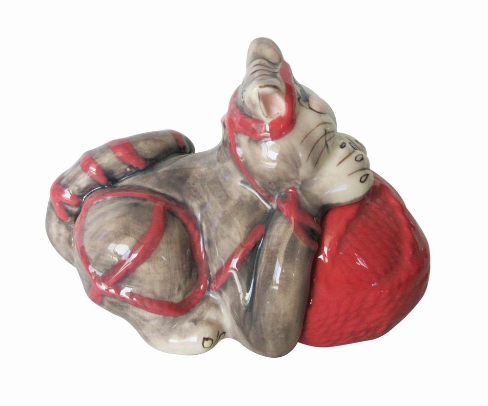 5.5 x 3.25 x 3.5 Inch Cute Kitten with Yarn Salt and Pepper Shaker Set - Perfect for Kitchen, Dining Table, and Gift Giving