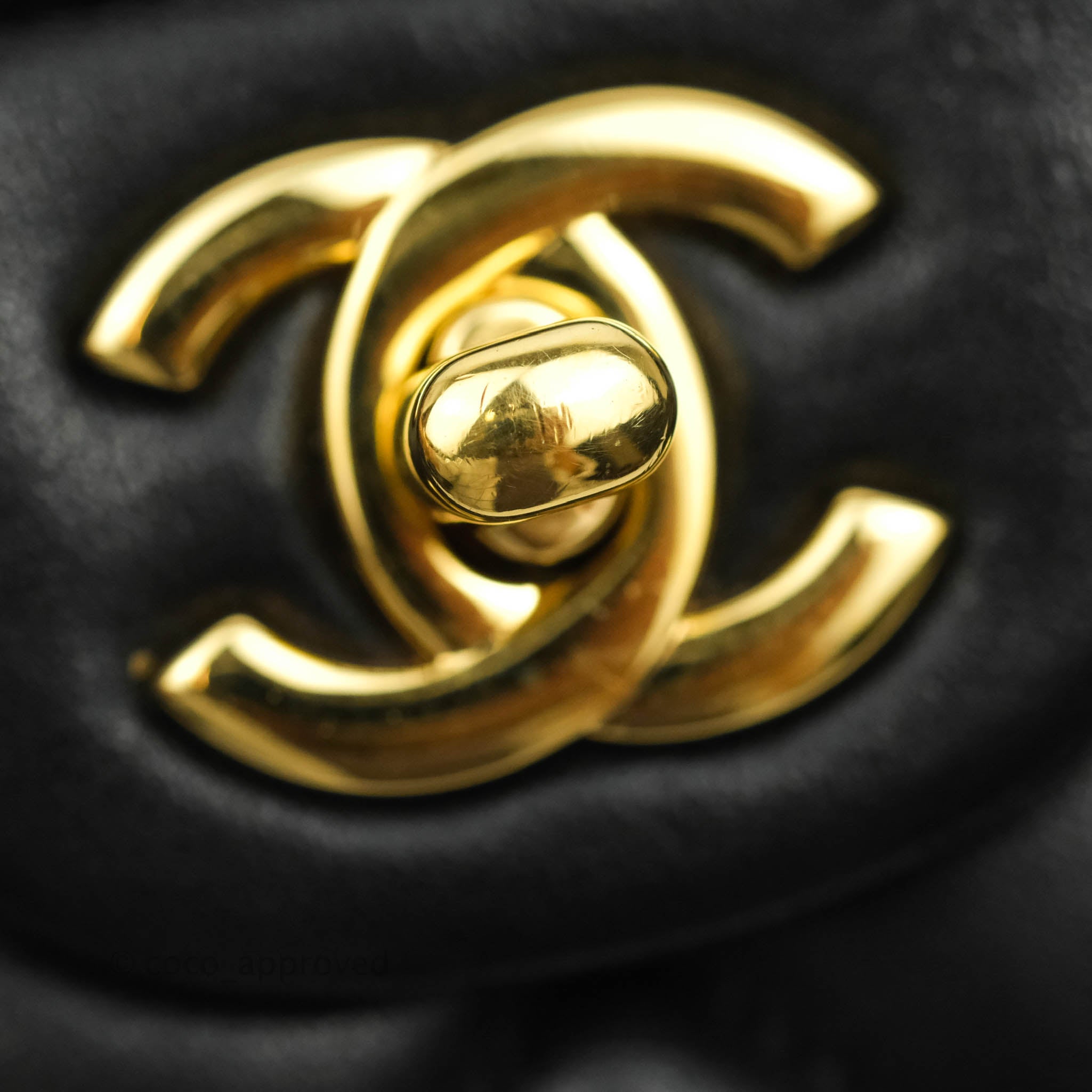 Chanel Classic Medium Double Flap Bag Black Lambskin Leather with Gold Hardware - Luxury Handbag for Women, Perfect for Evening Events & Special Occasions