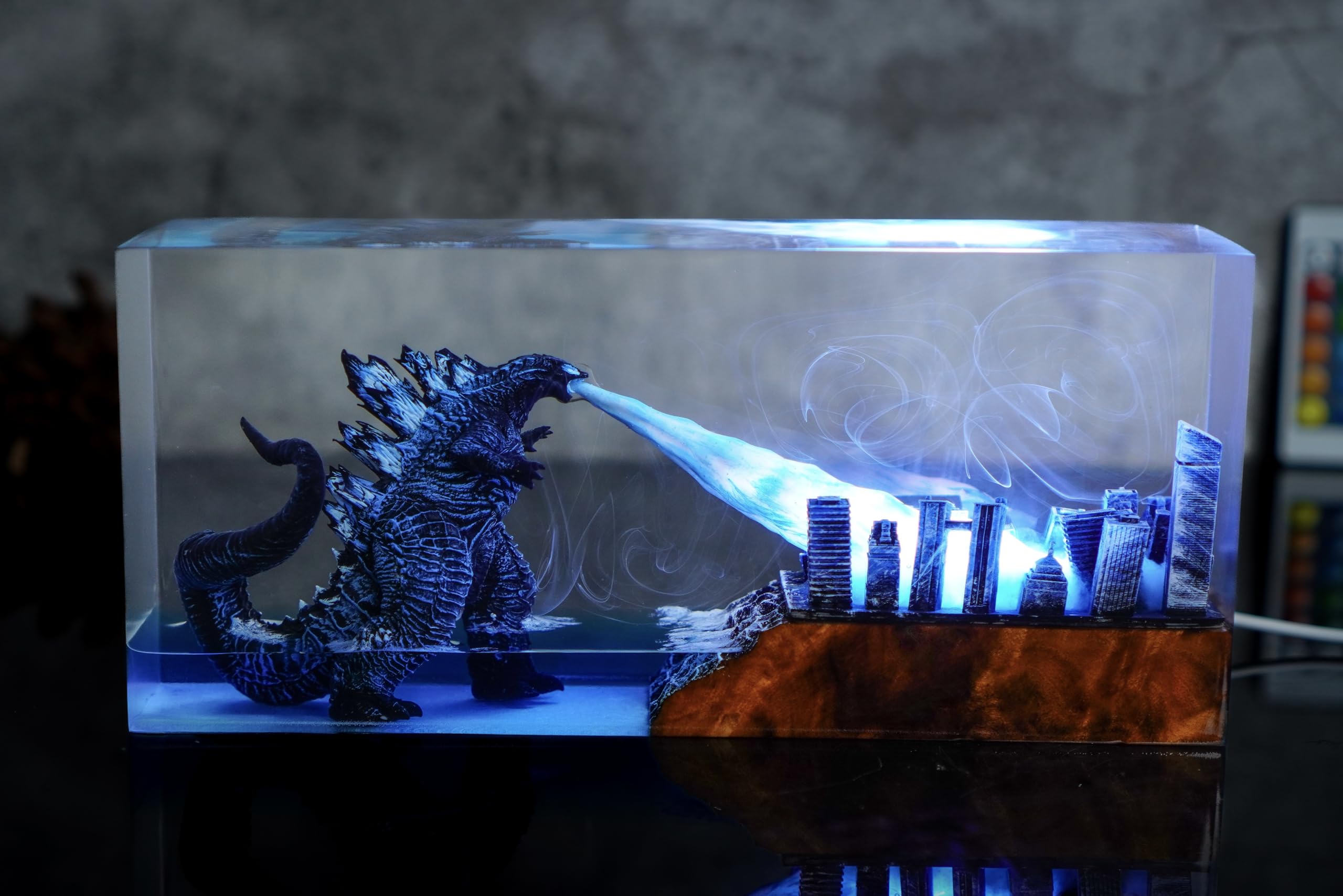 Diorama Monster & Underground City Resin Wood Art Lamp - XL (11.5x22.5cm) Night Light, Unique Home Decor Gift for Men, Valentine's Present | Perfect for Bedroom, Gaming Room & Fantasy Theme Decor