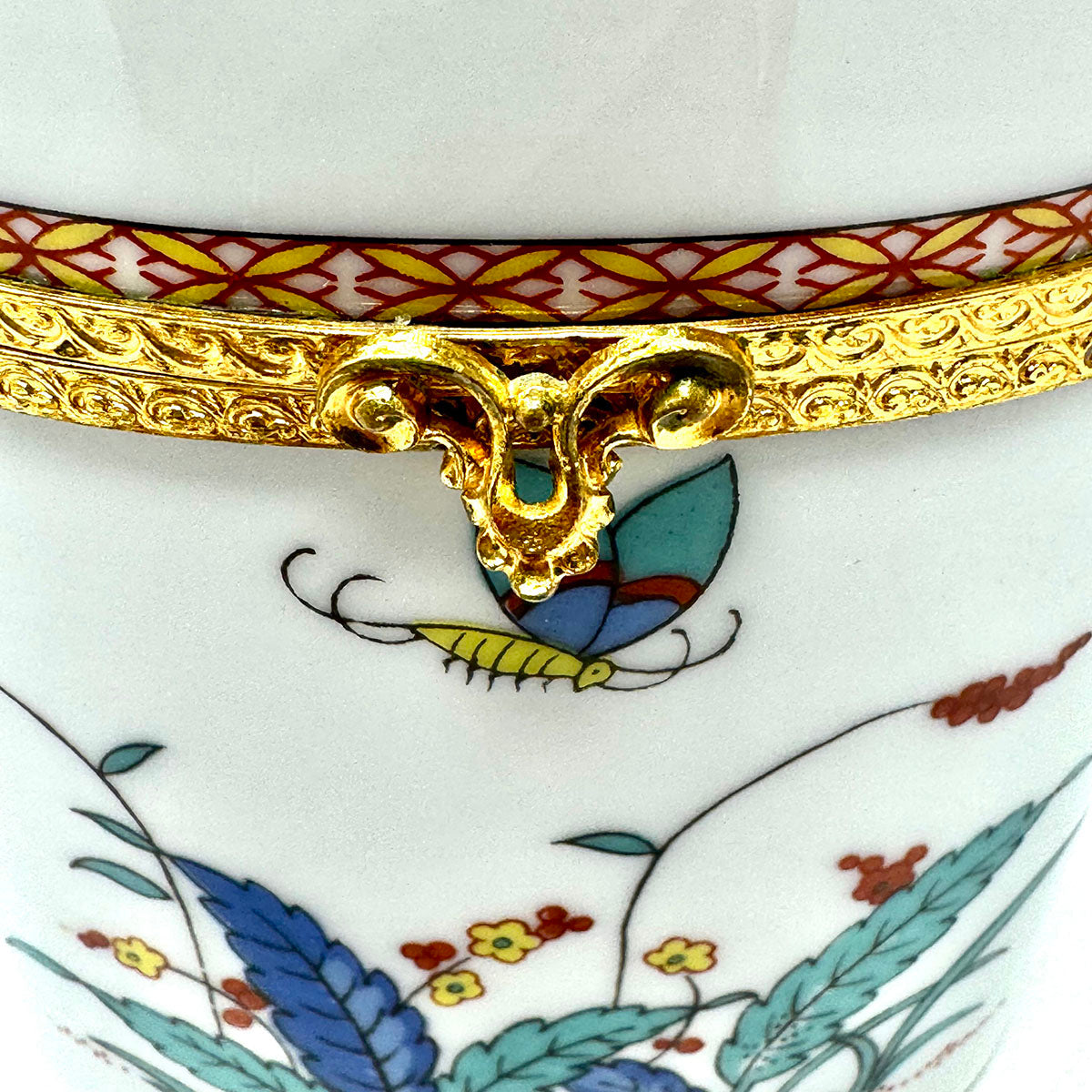 Exquisite Limoges Porcelain Trinket Box with Hand-Painted Dragonflies & Floral Design - Perfect for Jewelry Storage, Collectibles & Gift Giving
