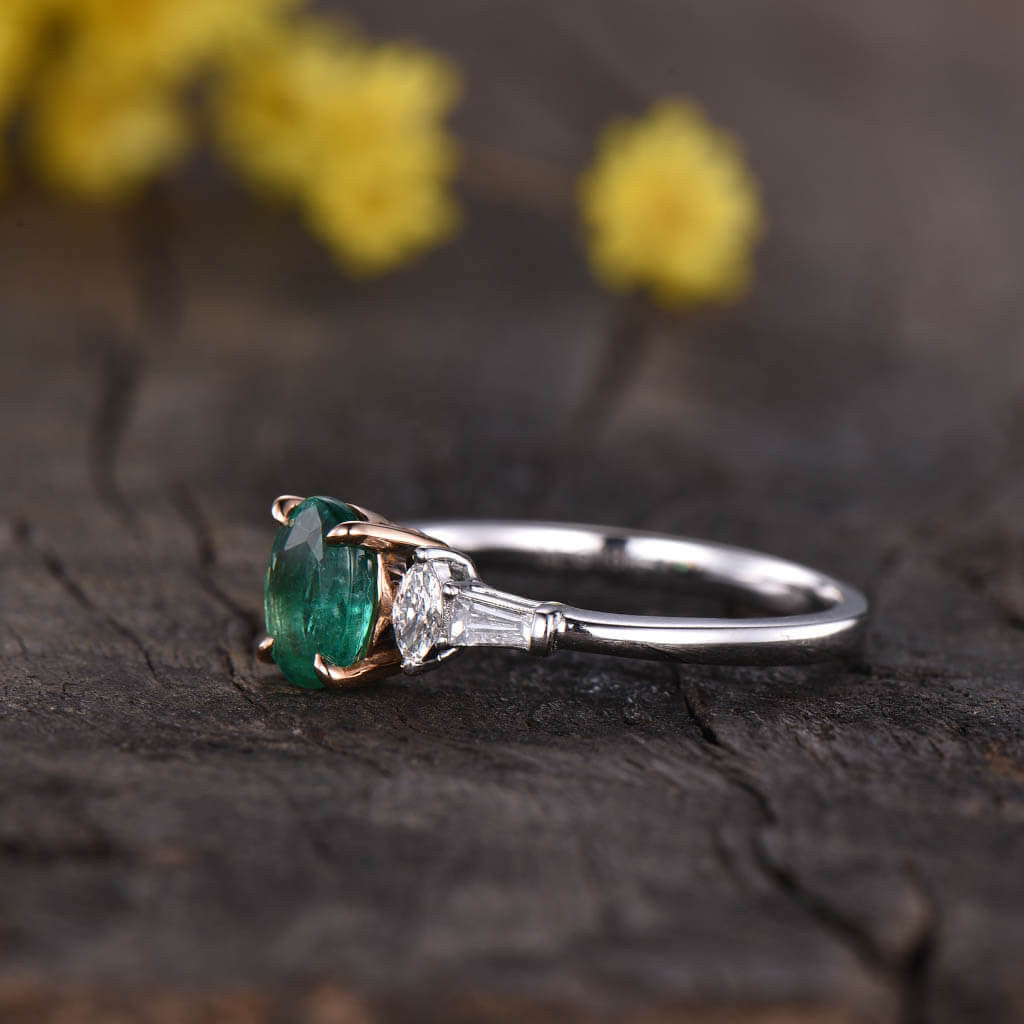 Exquisite Two-Tone Natural Oval Emerald Diamond Engagement Ring for Women – Perfect for Proposals, Weddings & Anniversaries