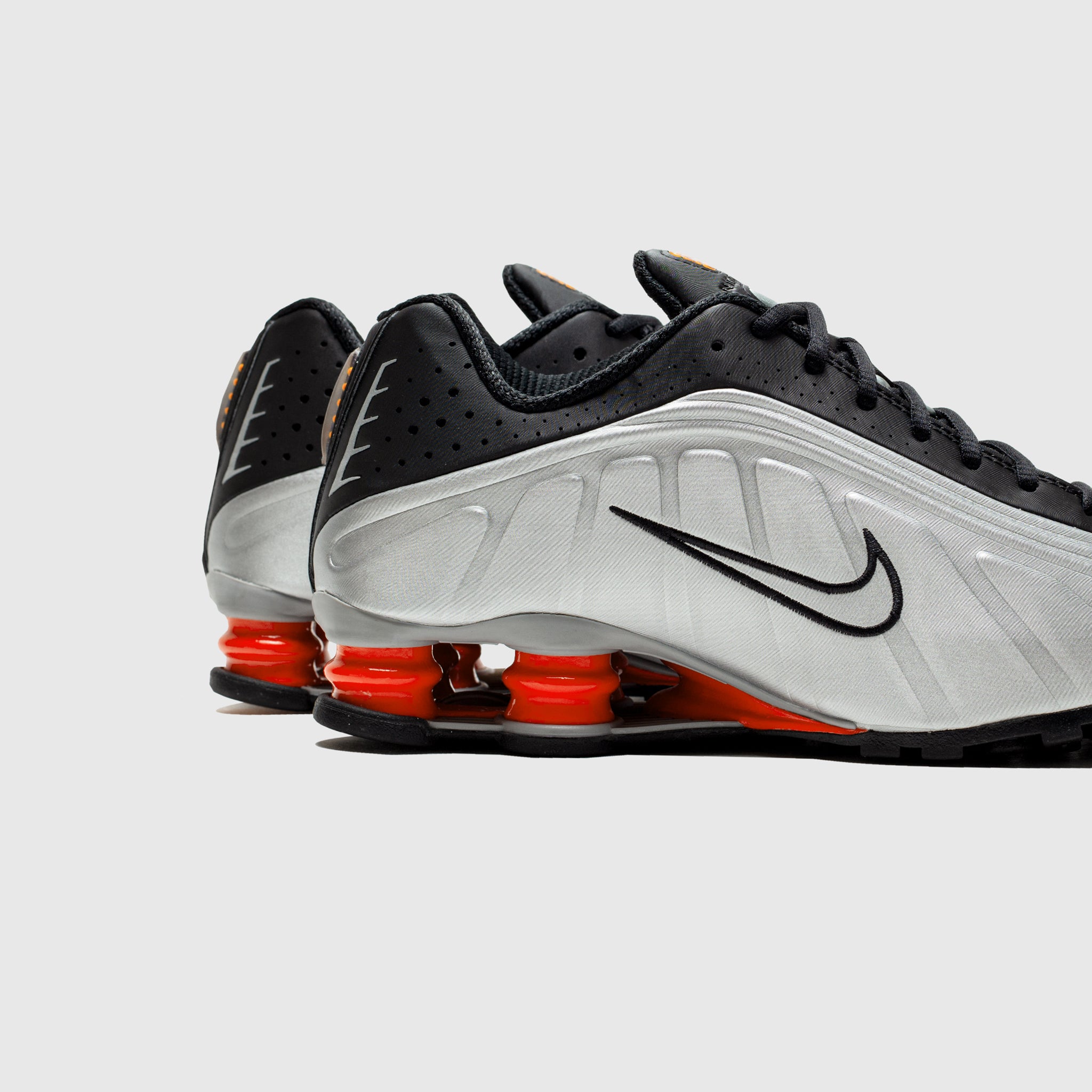 SHOX R4 ORANGE TWIST - Premium Running Shoes for Men & Women - Lightweight Cushioned Sneakers for Jogging, Gym Workouts & Daily Wear
