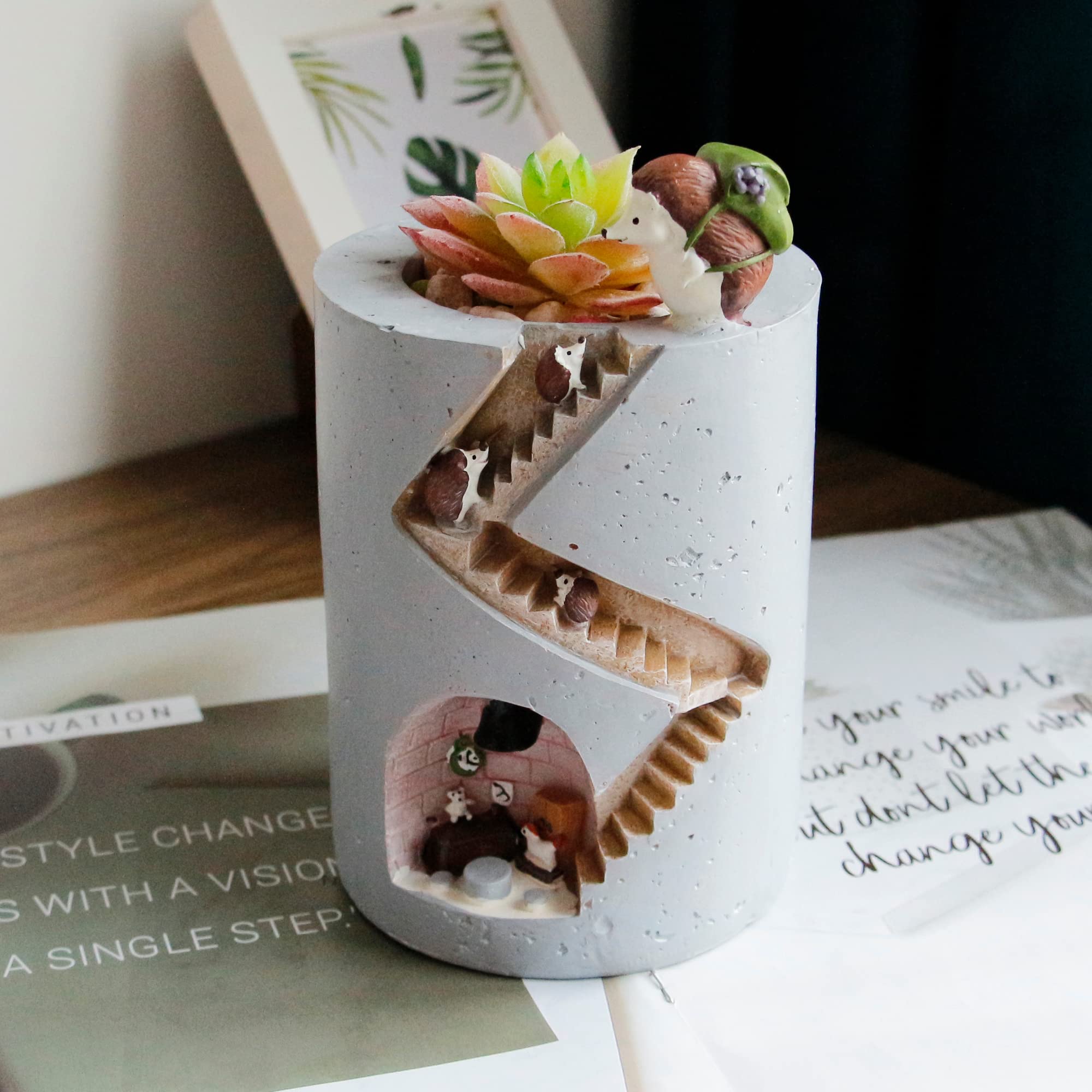 Segreto Creative Hedgehog Resin Planter Pot - Cute Succulent, Flower & Cactus Vase - Indoor Home Decor for Gardening & Tabletop Display