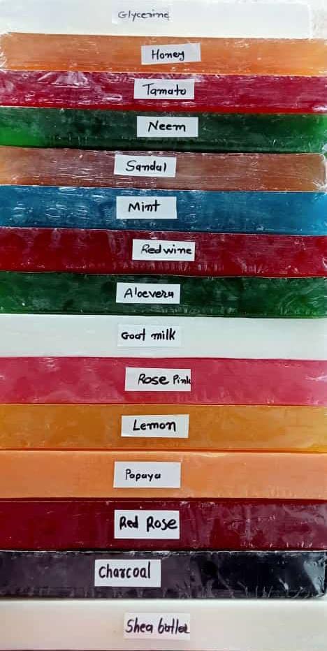 100% Pure Natural Glycerin Lemon Soap Base - Paraben Free, SLS Free, Tallow Free, Alcohol Free (1kg) for Face, Body & Hand Cleansing - Perfect for DIY Soap Making, Spa & Skincare Routine