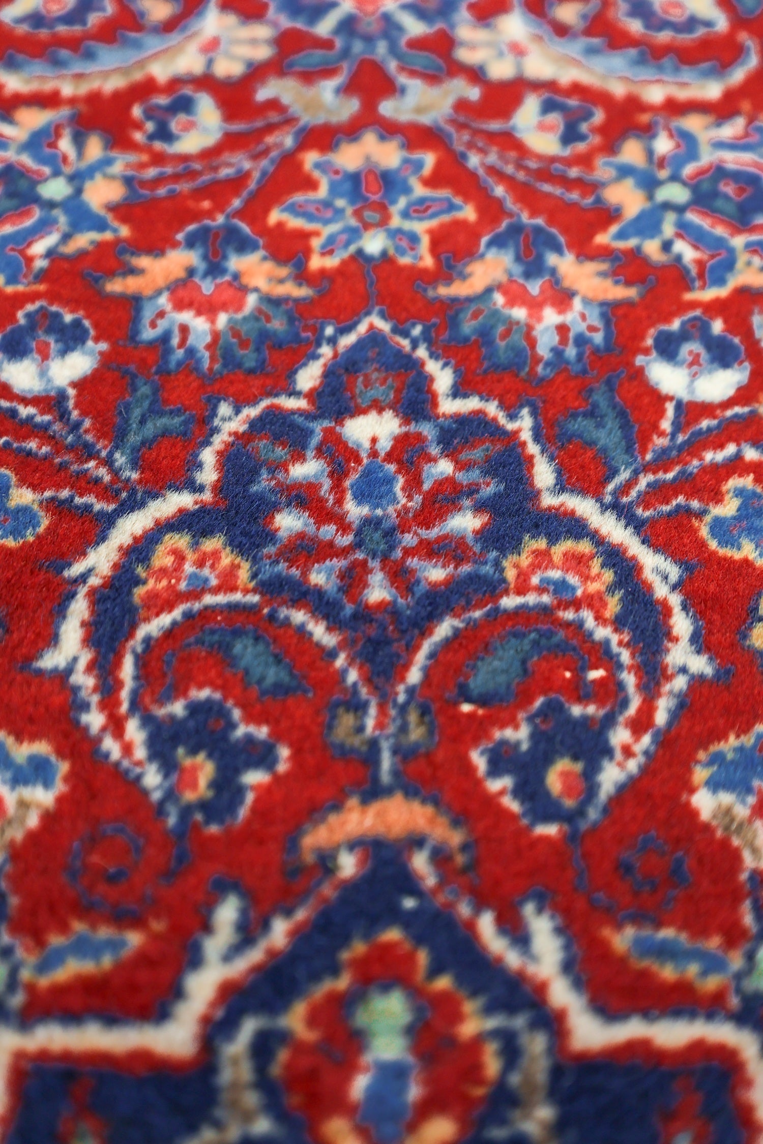 Antique Kashan Handwoven Traditional Persian Rug - J71267 - Perfect for Living Room, Bedroom & Home Decor
