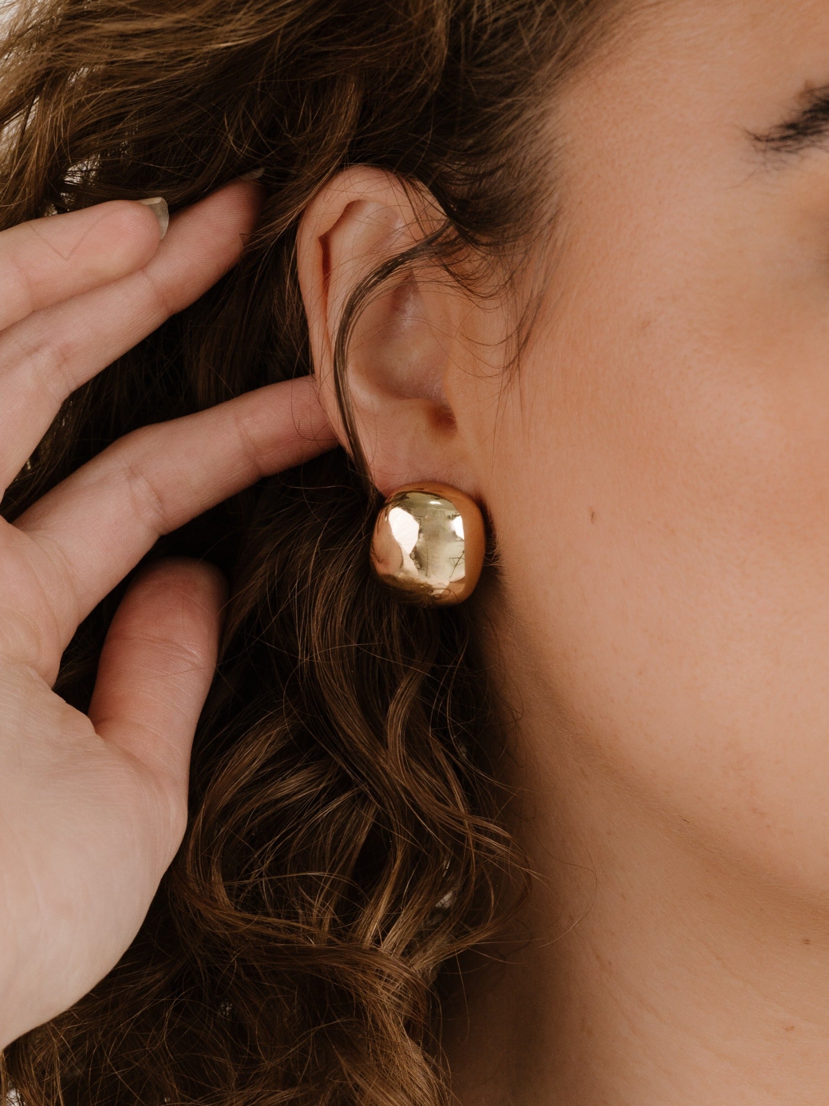 Minimalist Curved Square Stud Earrings for Women - Elegant & Simple Gold Plated Jewelry - Perfect for Everyday Wear, Office & Special Occasions