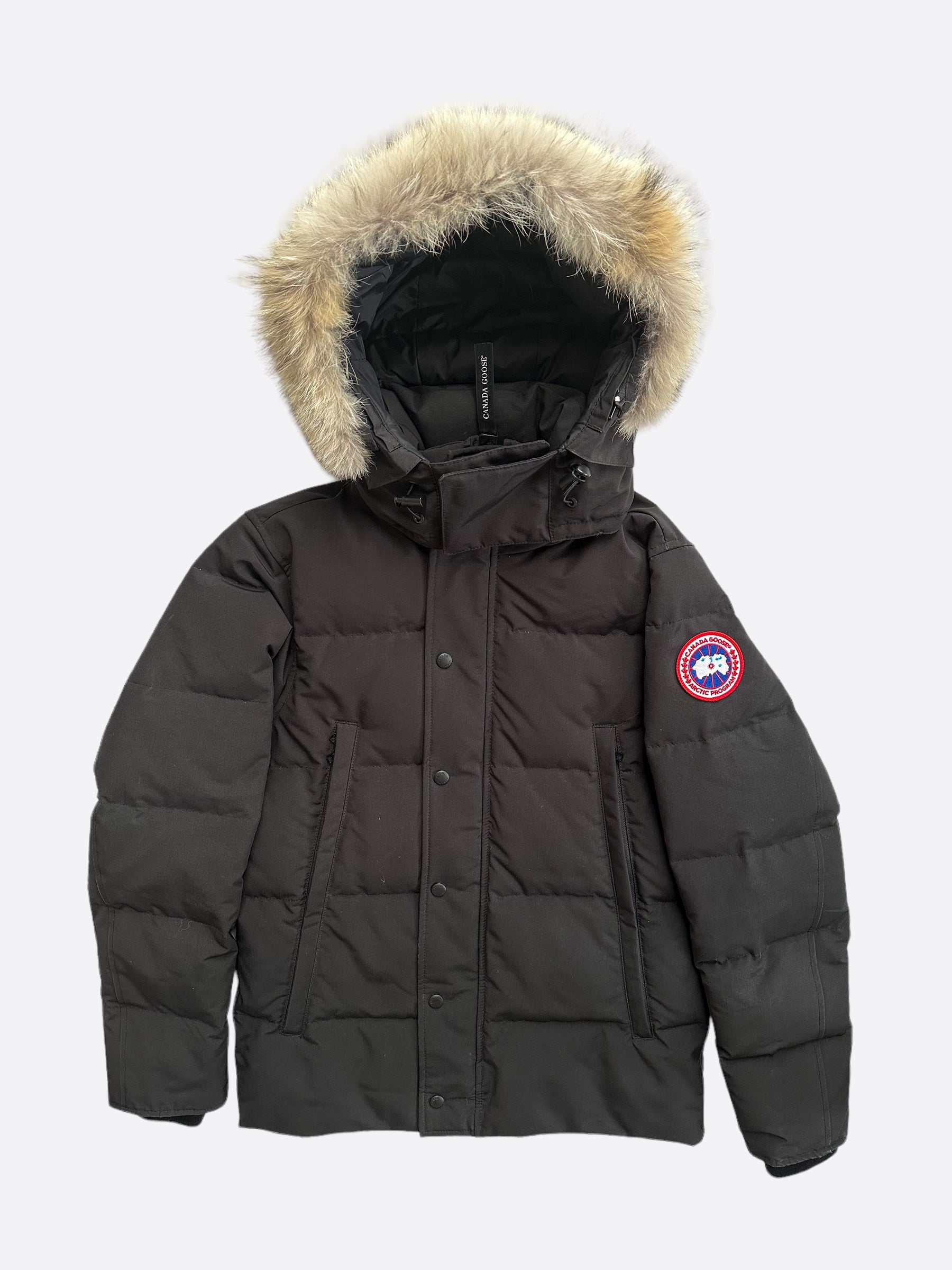 Canada Goose Black Wyndham Men's Winter Parka - Waterproof Down Jacket for Extreme Cold Weather | Outdoor Activities & Urban Style