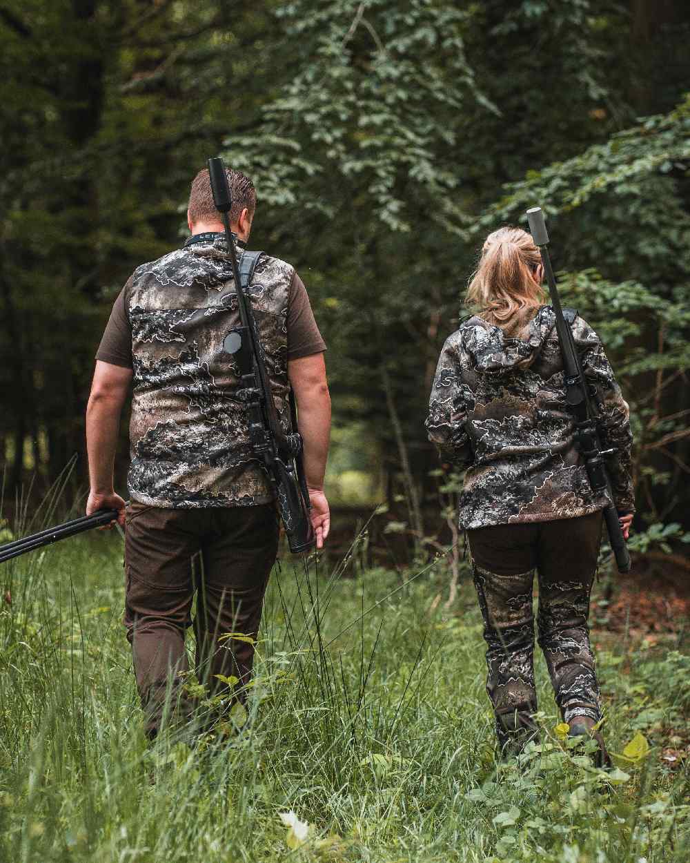Deerhunter Excape Softshell Waistcoat - Lightweight Water-Resistant Hunting Vest for Outdoor Adventures - Perfect for Hiking, Camping & Wildlife Photography