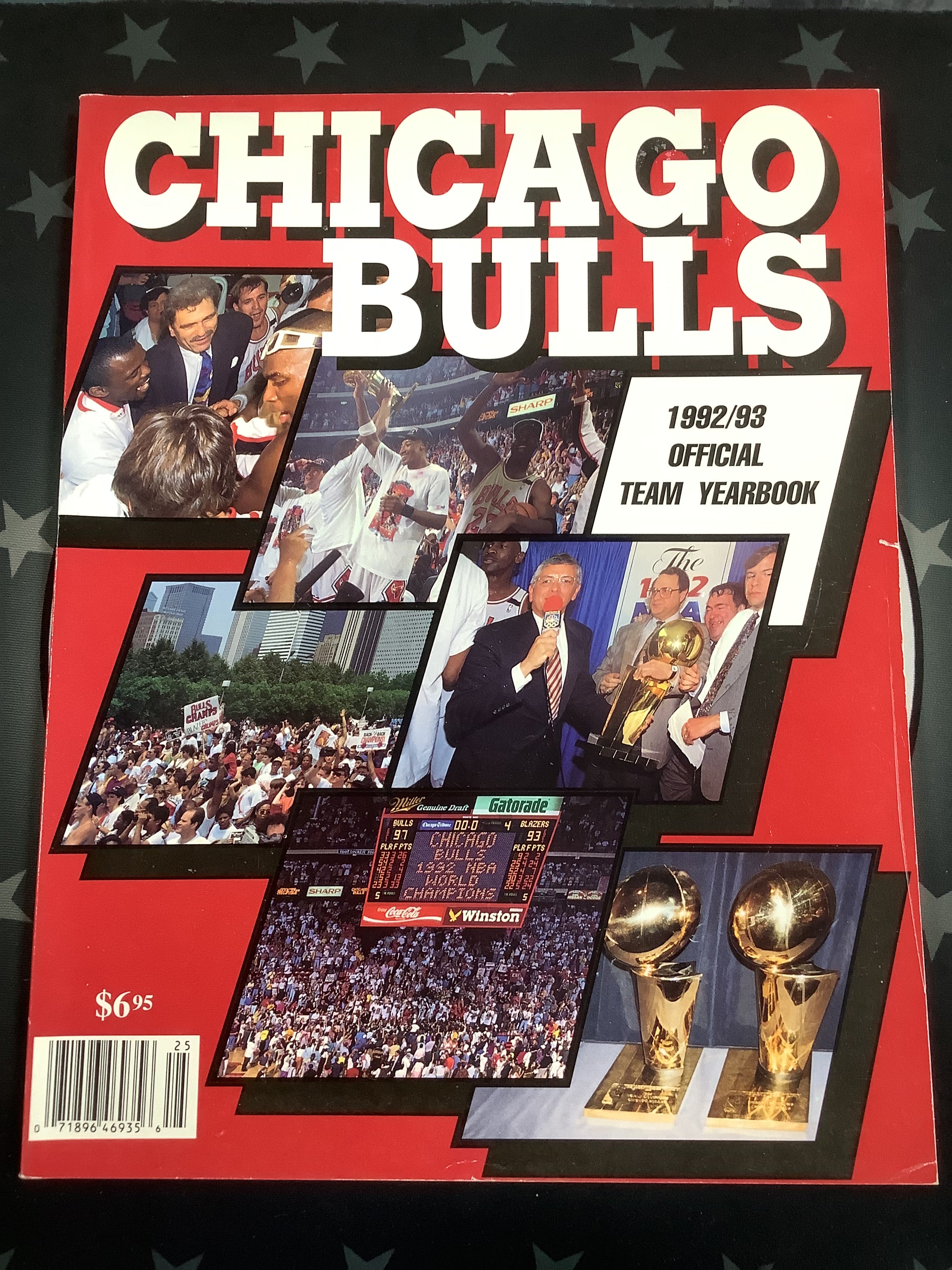 Chicago Bulls 1992/93 Official Team Yearbook Magazine - NBA Collectible, Michael Jordan Era Memorabilia - Perfect for Sports Fans & Basketball Collectors