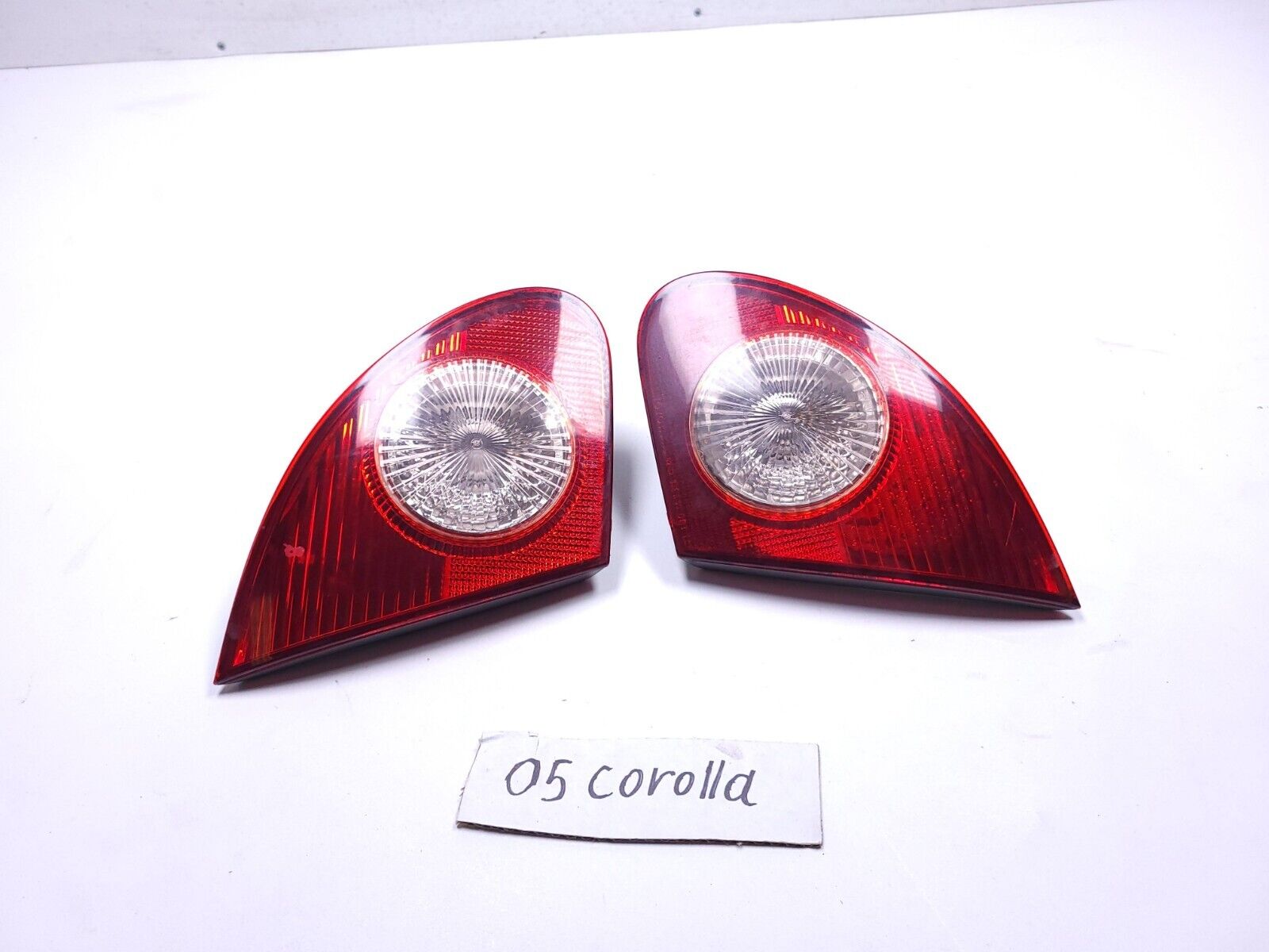 03 08 Toyota Corolla Tail Light Assembly - Left & Right Pair OEM Replacement - Perfect for Night Driving & Enhanced Vehicle Safety