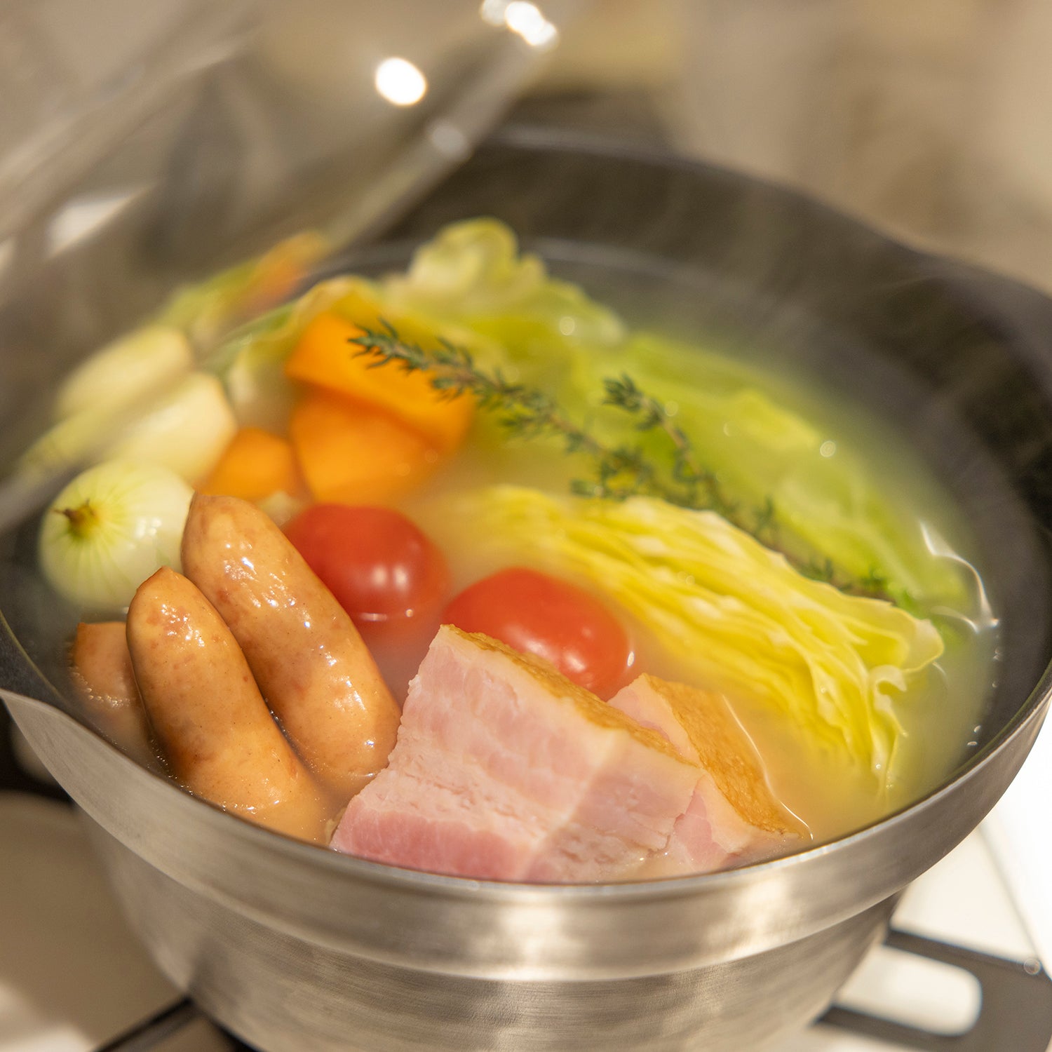 Hario Induction Rice Cooker with Glass Lid - 3L Capacity, Stainless Steel Pot, Perfect for Cooking Rice, Stews & Soups - Ideal for Home Kitchens & Small Families