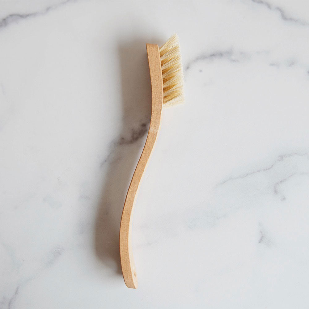 Eco-Friendly Curved Wooden Dish Brush - Natural Bamboo Handle & Soft Bristles for Gentle Cleaning | Perfect for Kitchen, Camping, and Travel Use