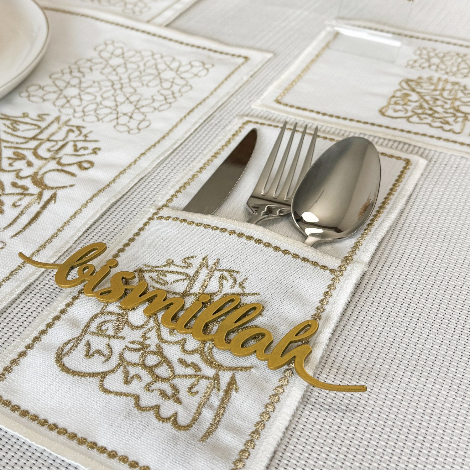 19-Piece Golden Ramadan Dining Table Decor Set for 6 - Elegant Islamic Tableware for Iftar & Family Gatherings