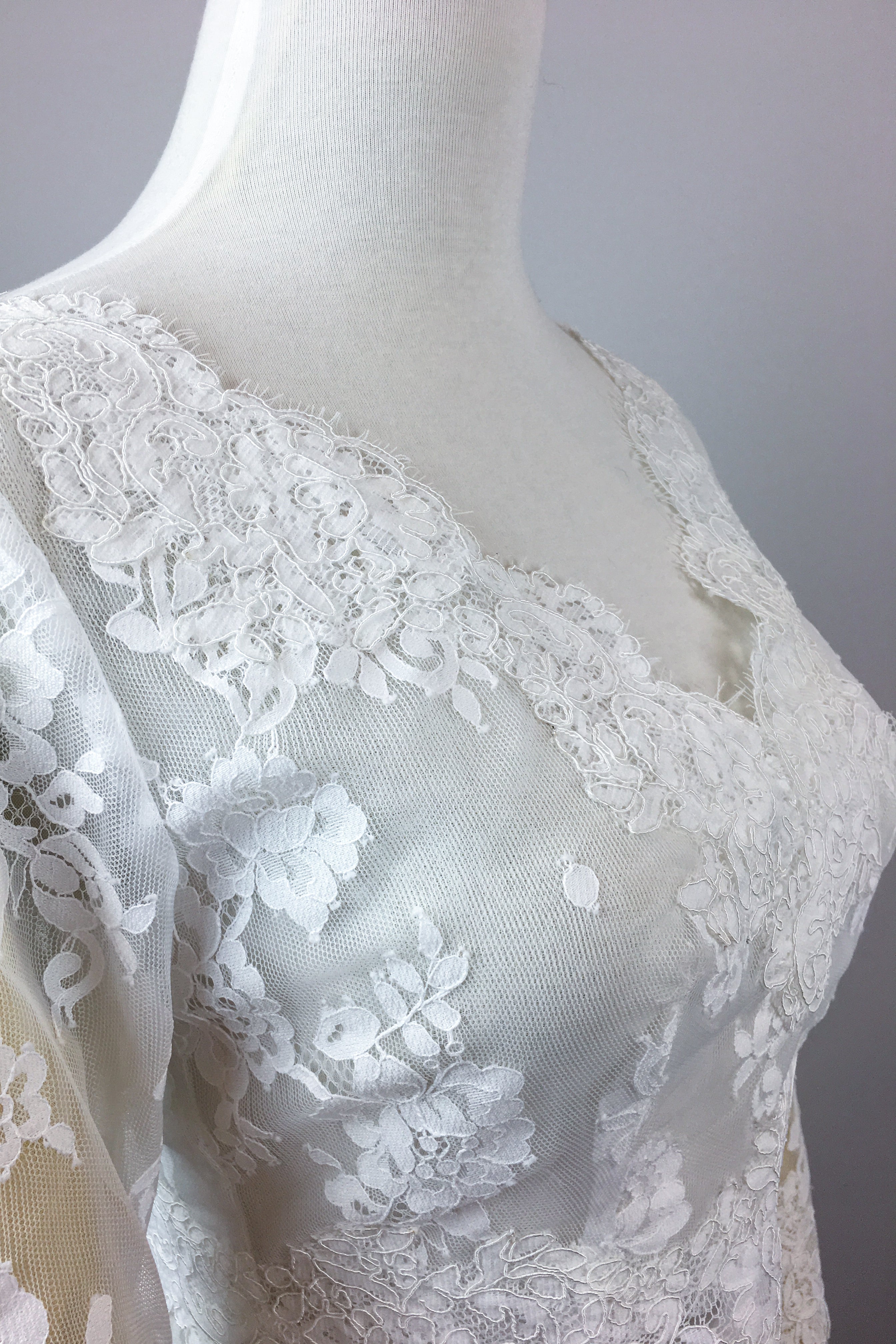 Elegant Lace Bolero Bridal Cover Up - Summer Wedding Shawl for Brides, Beach Ceremony & Outdoor Events