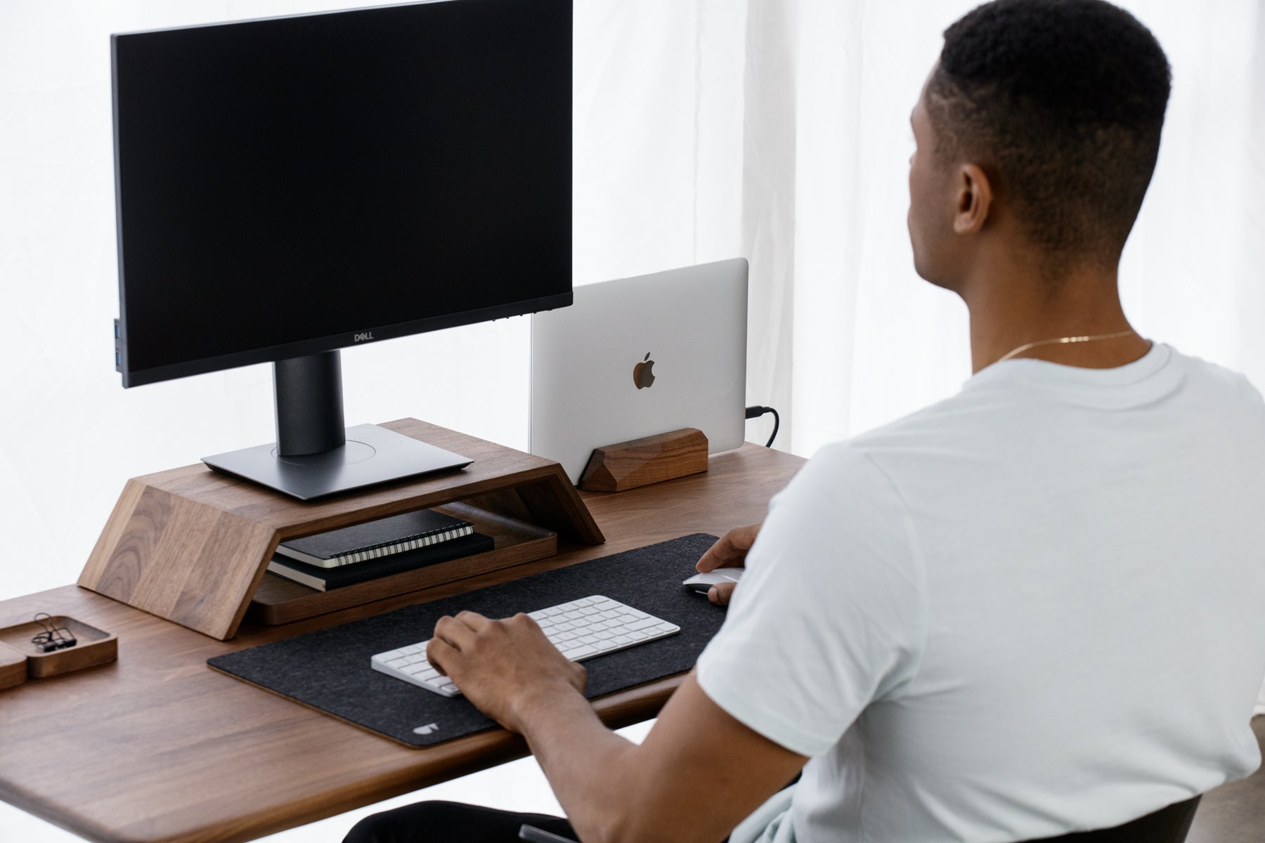 Premium Laptop Docking Station with Multiple Ports - USB-C Hub for MacBook, Dell, HP - Ideal for Home Office & Remote Work