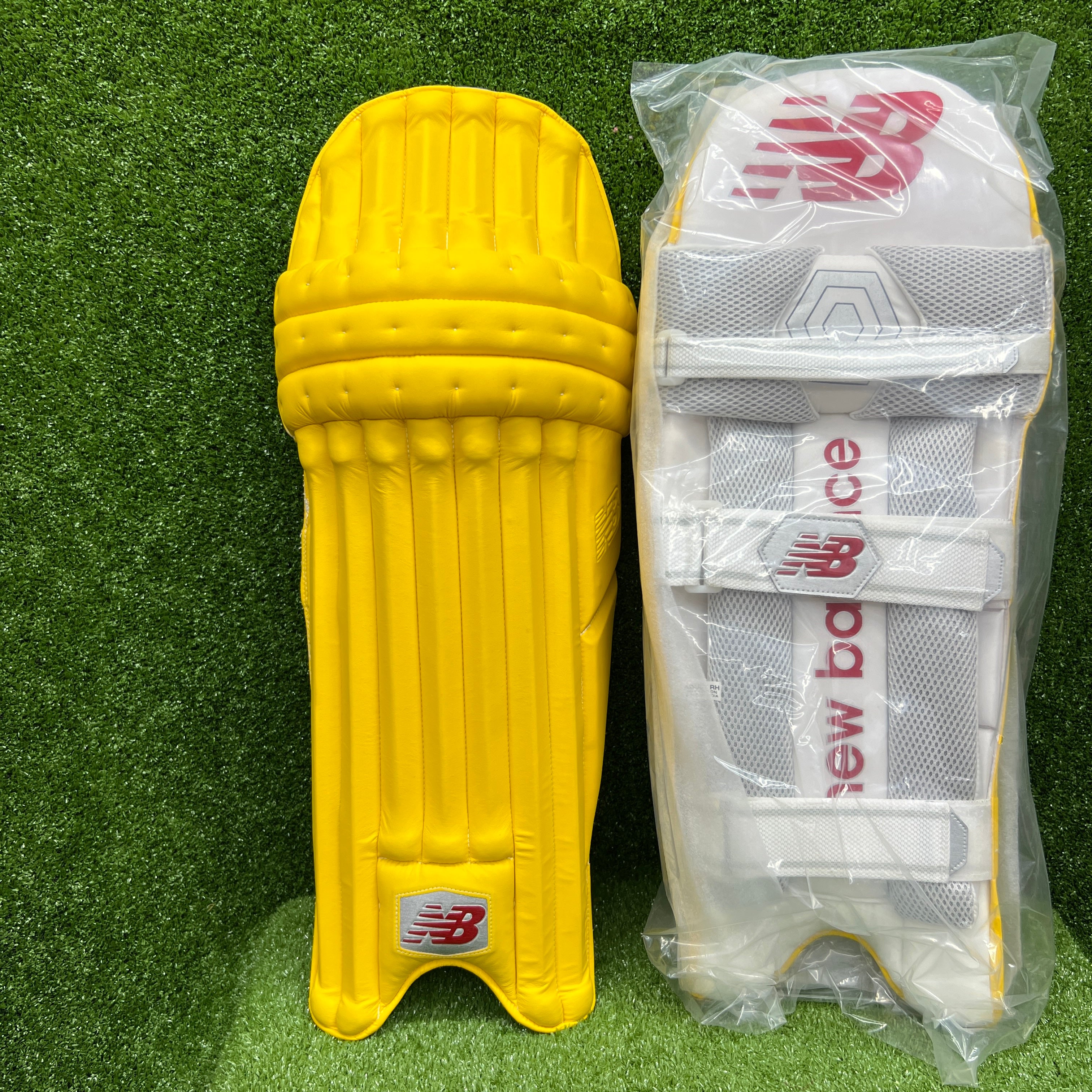 New Balance TC 1060 Adult Cricket Batting Pads - Lightweight Protective Gear for Cricket Players - Perfect for Practice & Matches