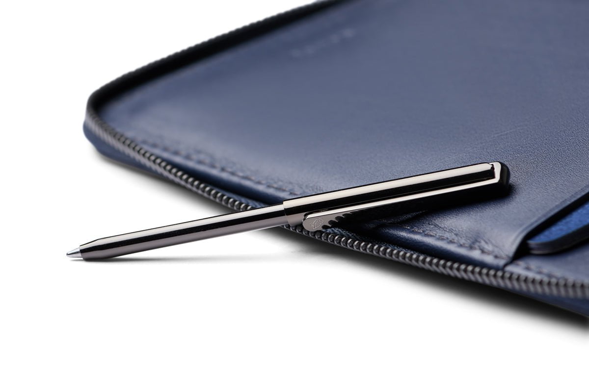 Bellroy Travel Folio Second Edition - Premium Leather Passport Holder & Travel Wallet for Men & Women - Perfect for Airports, Business Trips & International Travel