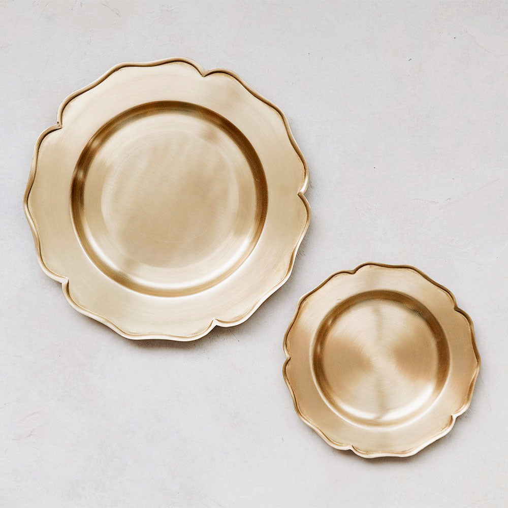 Elegant Petal Brass Tray - Small Decorative Serving Dish for Jewelry, Keys & Home Decor - Perfect for Vanity, Entryway & Gift Giving