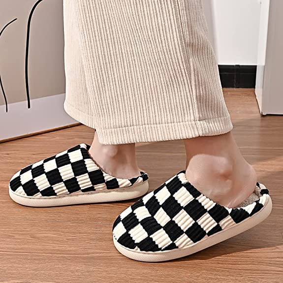 Women's & Men's Fuzzy Memory Foam House Slippers - Plush Faux Fur Lined Indoor/Outdoor Warm Checkered Scuff Slippers for Bedroom, Lounge & Winter Wear (Multiple Sizes) - Cozy Home Comfort & Gift Idea