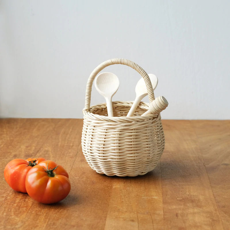 Fresh Berry Basket - Durable Plastic Fruit Container for Strawberries, Blueberries & Raspberries - Perfect for Farmers Market, Picnics & Kitchen Storage