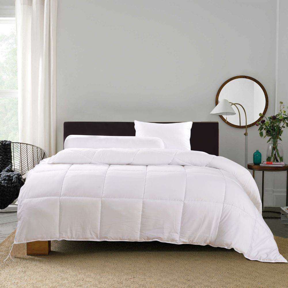 iSleep Super Loft Microdown Quilt - Ultra Lightweight All-Season Down Alternative Blanket for Bed, Sofa & Travel | Cozy Home, Camping & Guest Use