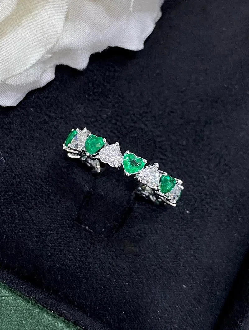 18K White Gold Emerald and Diamond Heart-Shaped Engagement Ring for Women - Luxury Romantic Jewelry for Proposals, Anniversaries, and Special Occasions