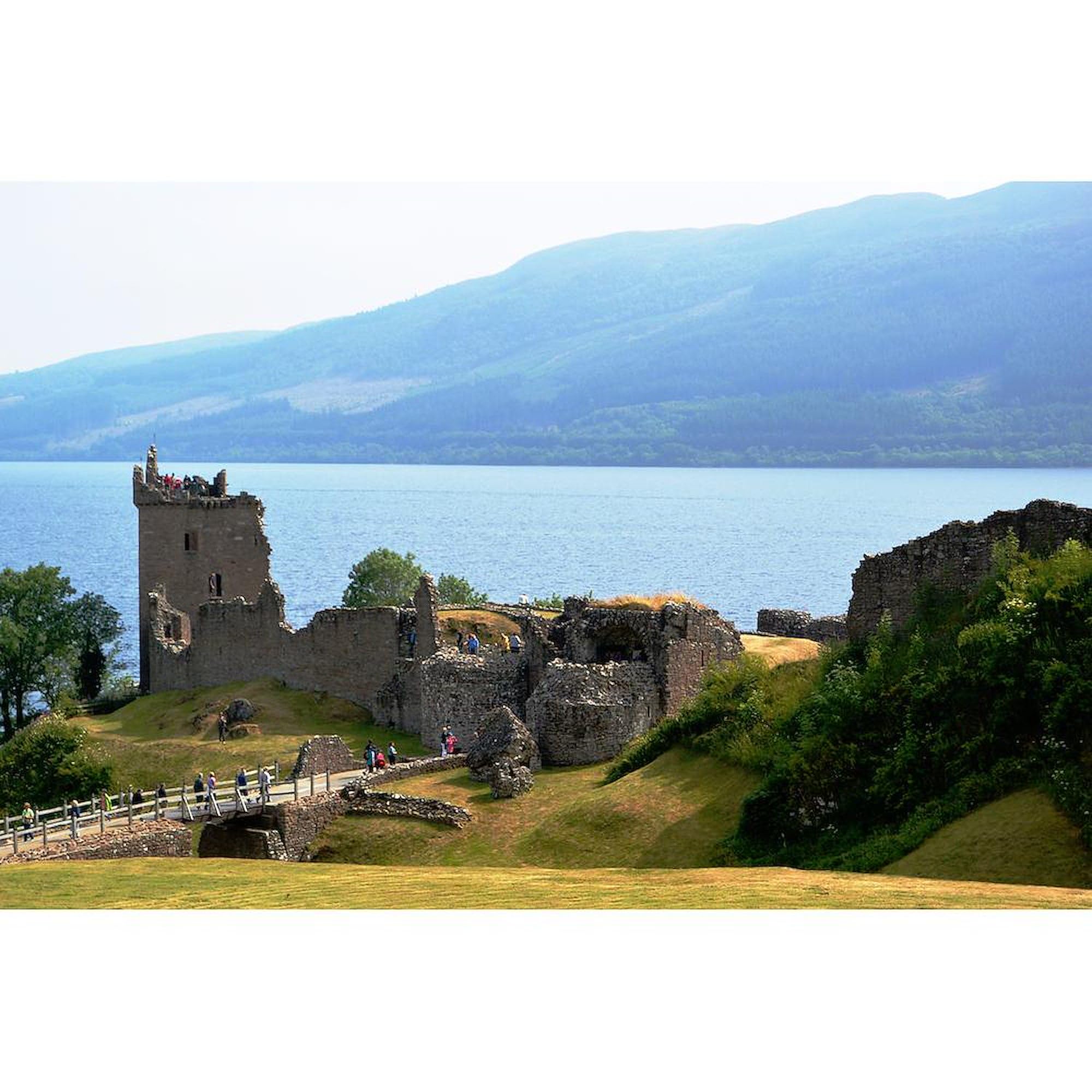 Urquhart Castle 11 oz Ceramic Coffee Mug (325 ml) - Scottish Highlands Themed Tea & Hot Drink Cup - Perfect for Home, Office, or Gift