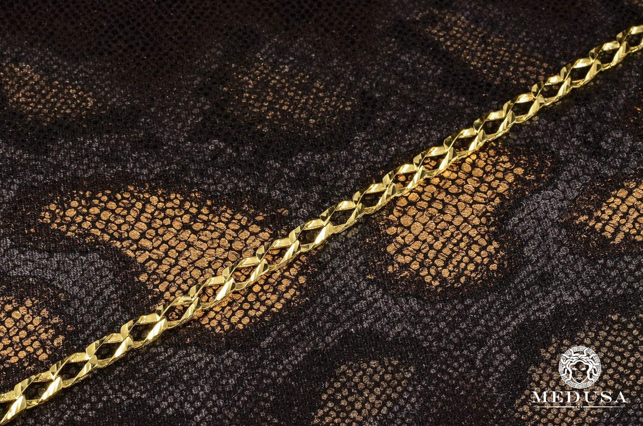 6.5mm Mesh M410 - Durable and Versatile Mesh Fabric for DIY Crafts, Clothing, and Home Decor Projects