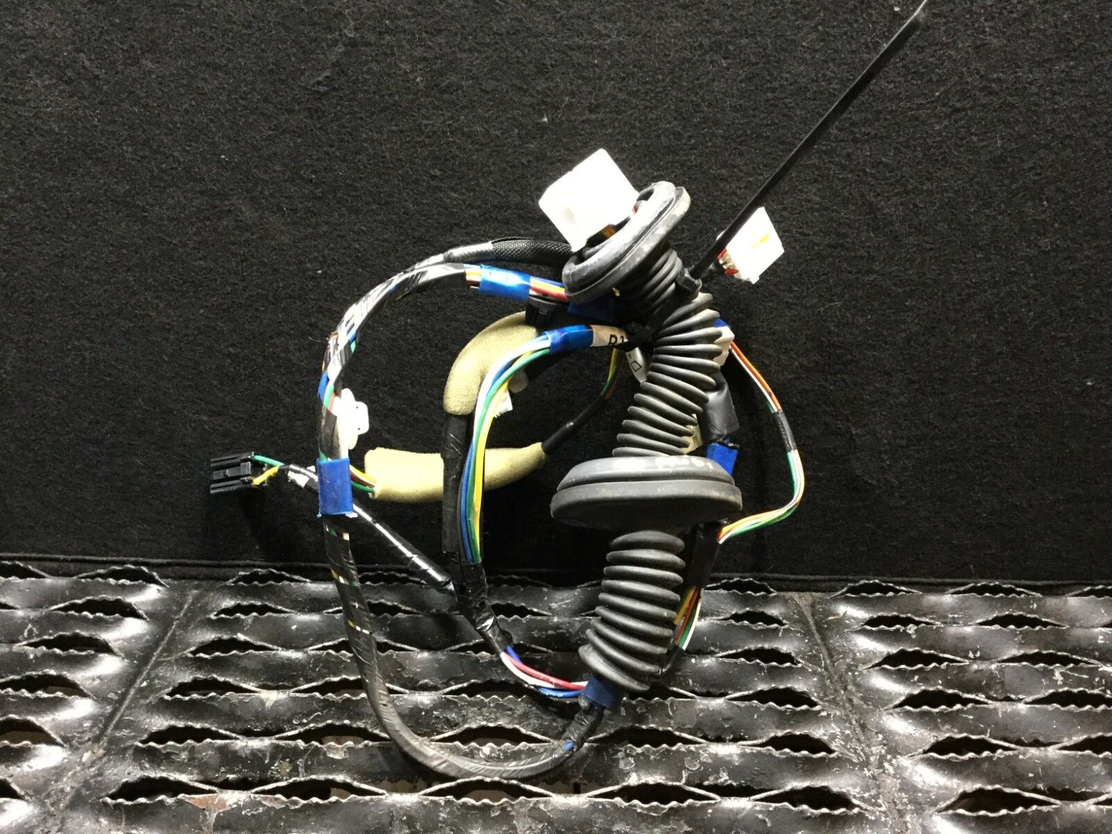 2005-2009 Toyota Prius Right Rear Passenger Side Door Wiring Harness OEM - Perfect for Electrical Repairs & DIY Car Maintenance
