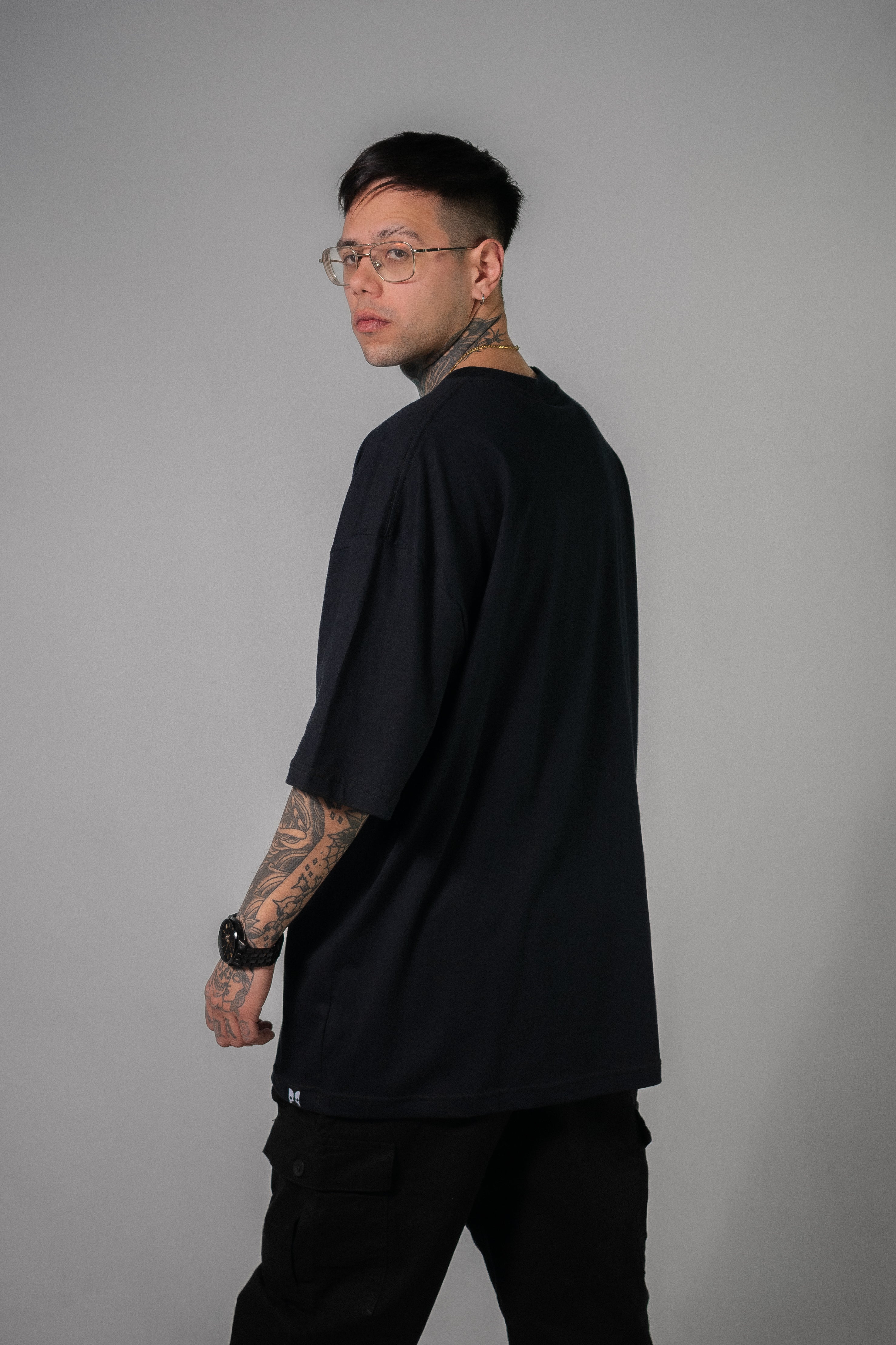 Remera Dos Padres H Oversize Unisex T-Shirt - Red 5A Size - Comfortable Oversized Fit for Men & Women - Perfect for Casual Wear, Street Style & Everyday Outfits