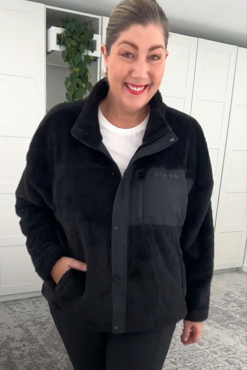 Tech Teddy Jacket - Cozy & Stylish Fleece Jacket for Women & Men | Perfect for Winter, Fall & Outdoor Activities | Warm & Soft Teddy Bear Fabric