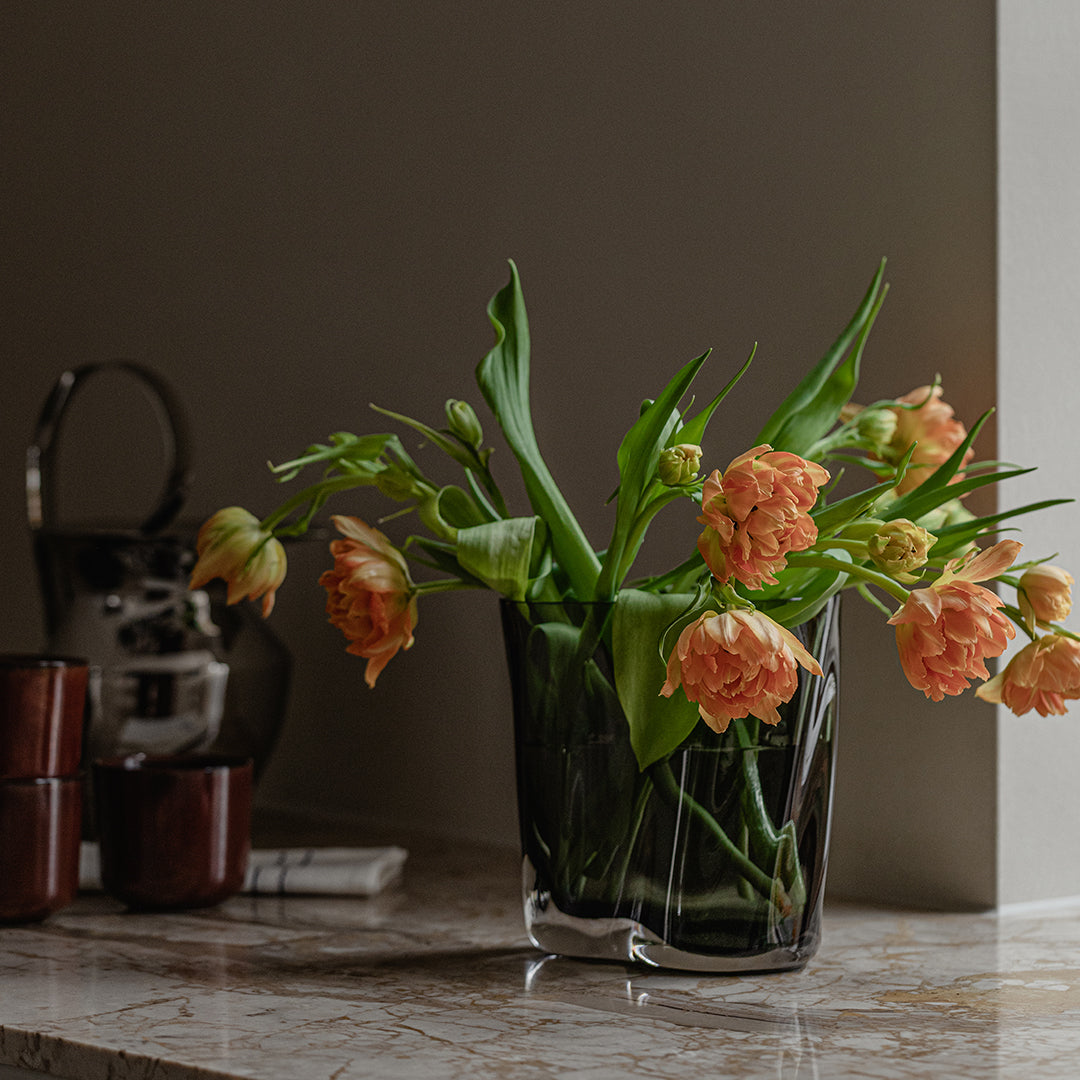Gabriel Tan AER Vase - Modern Minimalist Ceramic Vase for Home Decor, Office & Wedding Centerpiece - Perfect for Flowers, Plants & Interior Design