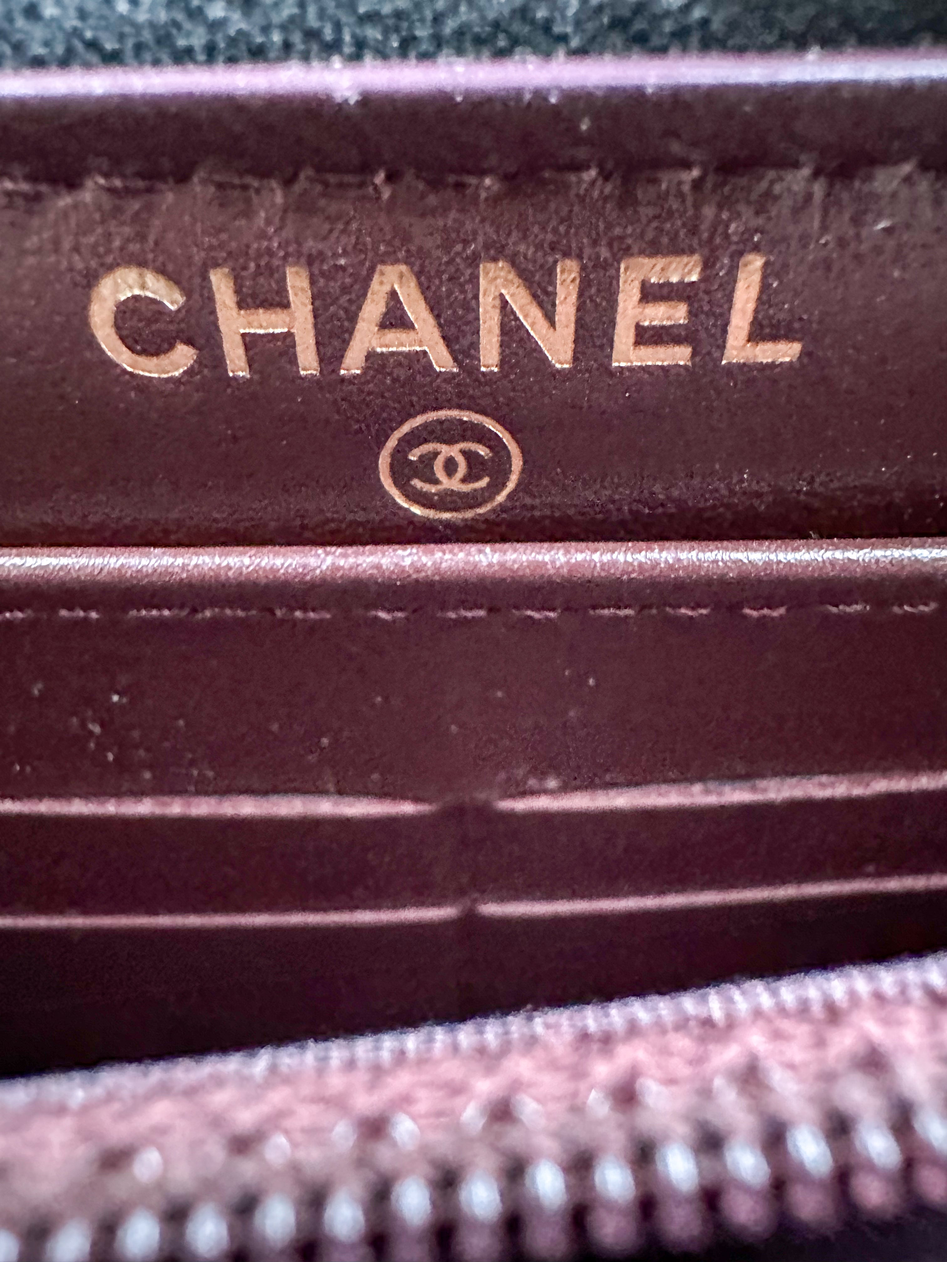Chanel Black Quilted Large Gusset Wallet - Luxury Designer Womens Handbag Organizer for Everyday Use & Travel Accessories