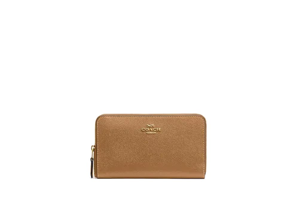 COACH Medium Id Zip Wallet in B4/Light Camel - Stylish Leather Card Holder for Women, Perfect for Everyday Use, Travel & Gift Giving