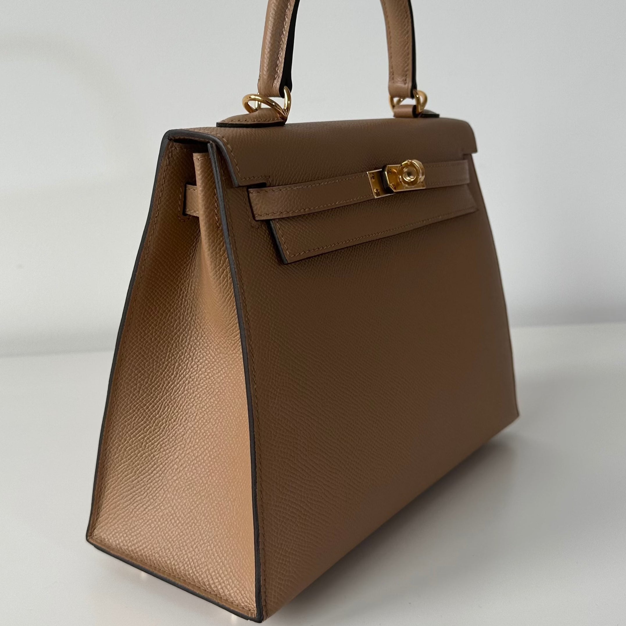Authentic Hermès Kelly 25 Bag in Chai with Gold Hardware - Luxury Handbag for Women, Perfect for Work, Parties & Special Occasions