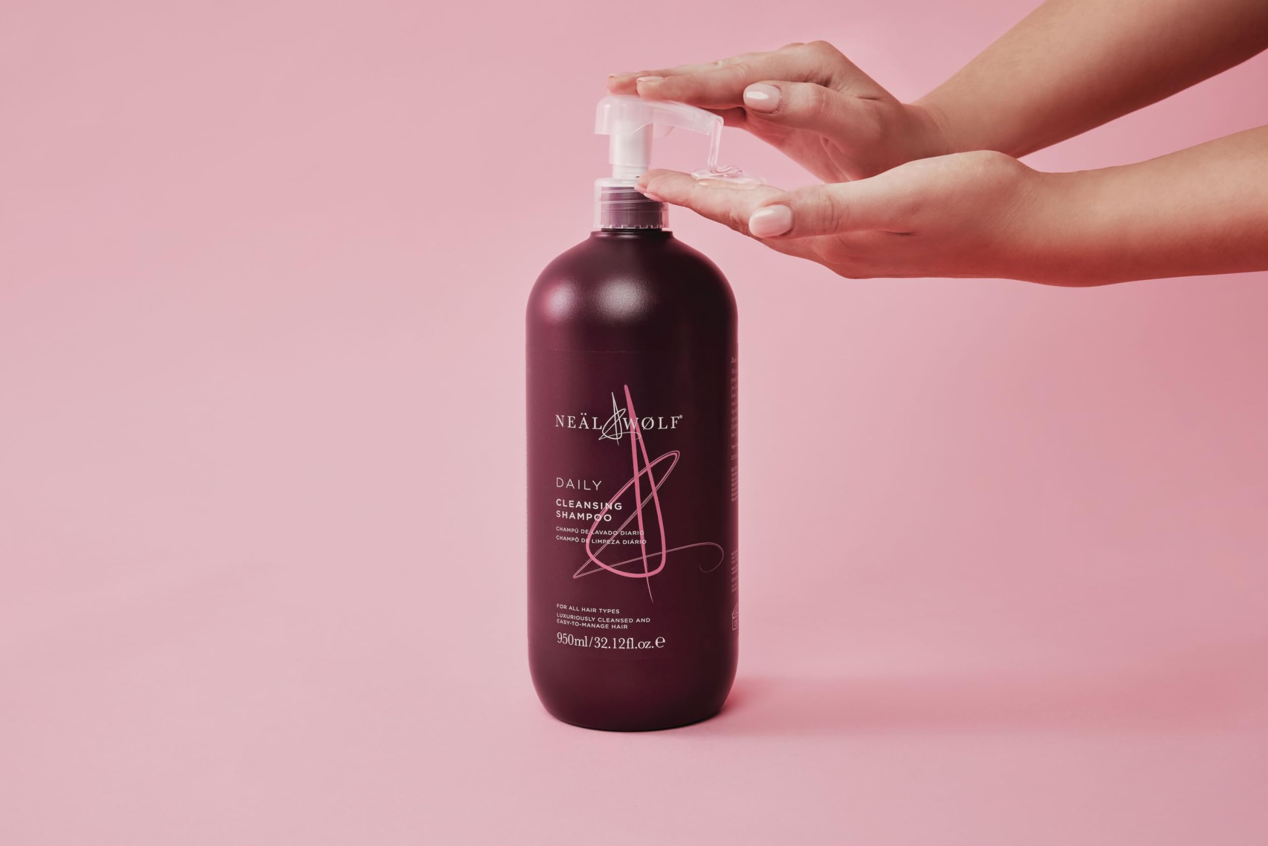 Neal & Wolf DAILY Cleansing Shampoo 950ml with Pump Dispenser - Gentle Hair Wash for All Hair Types - Perfect for Daily Use at Home, Gym & Travel