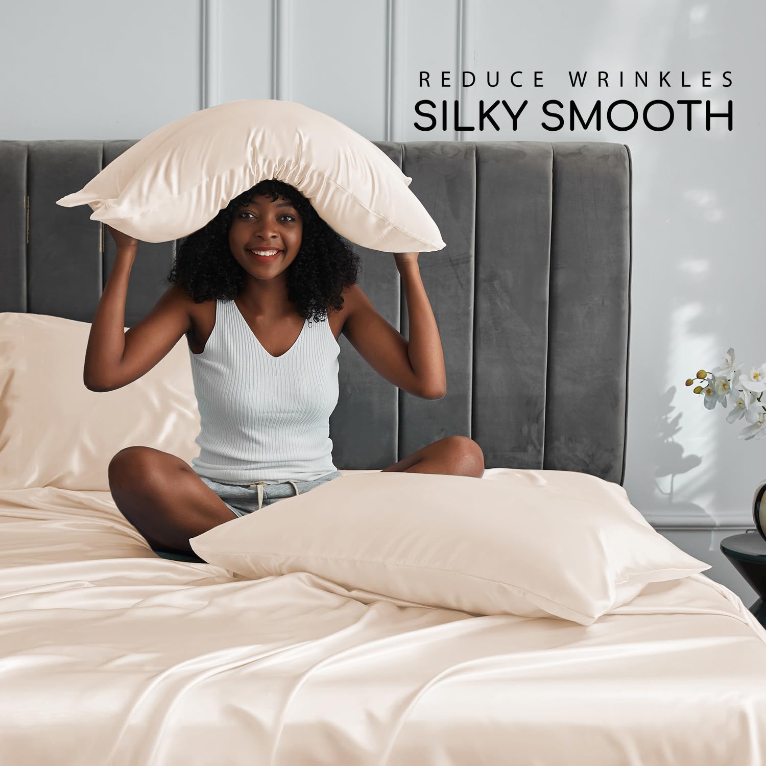 Luxury Satin Bed Sheets Set Queen Size - 4 Piece Silky Soft Bedding with 15