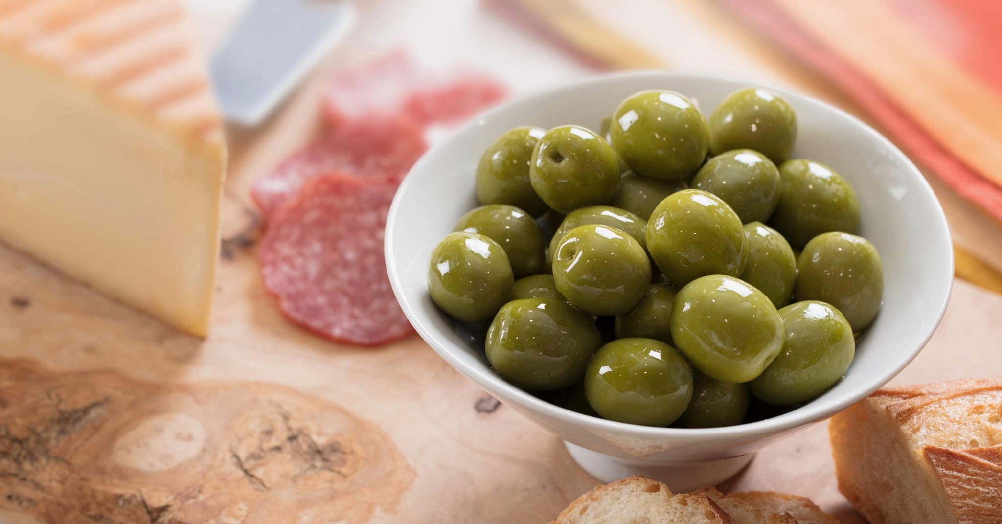 Mezzetta Whole Castelvetrano Italian Green Olives, 10 oz Jar | Premium Imported Sicilian Olives | Perfect for Charcuterie Boards, Salads & Cocktails