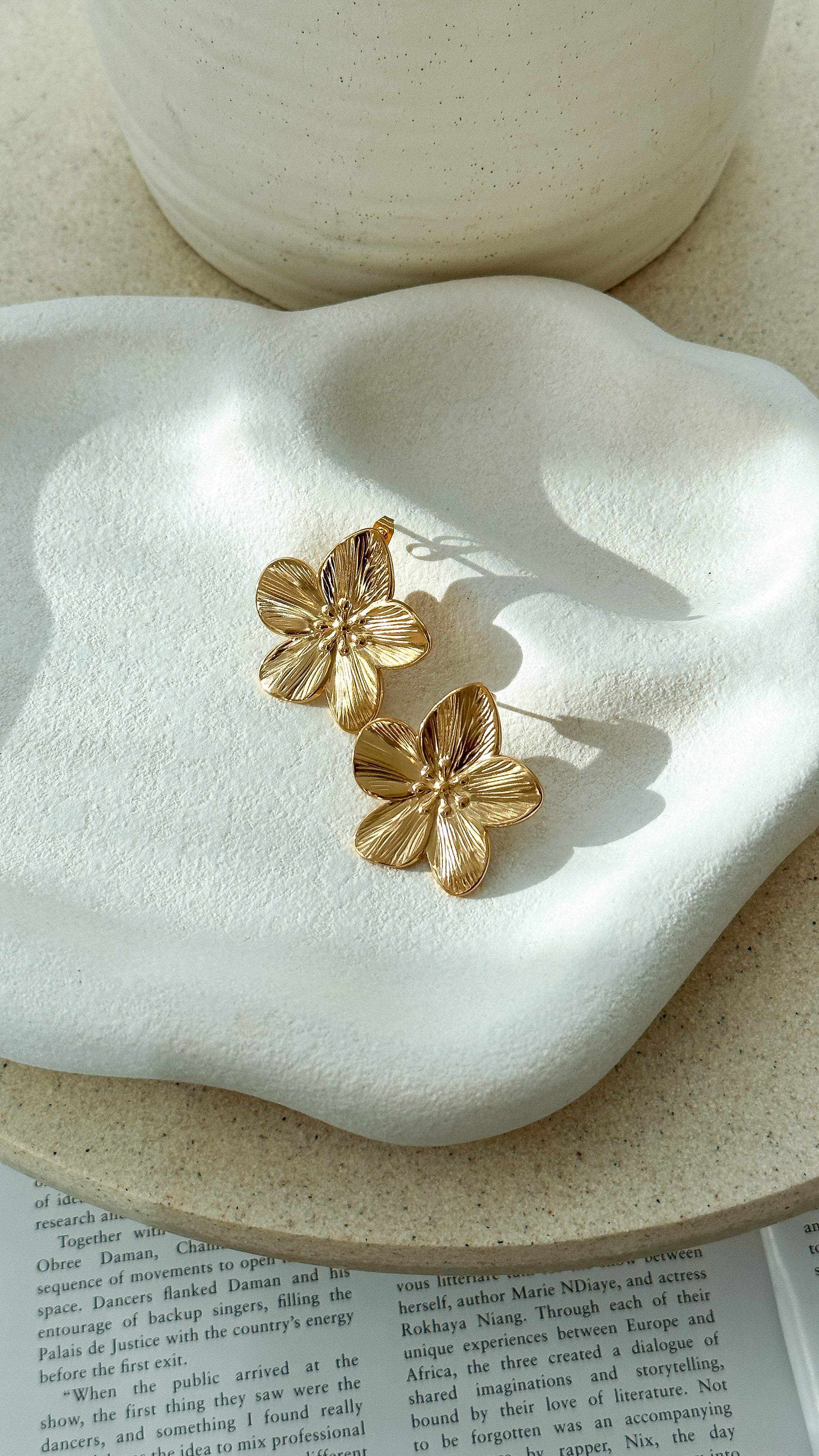 Breeze Earrings - Elegant Gold Hoop Earrings for Women | Perfect for Everyday Wear & Special Occasions
