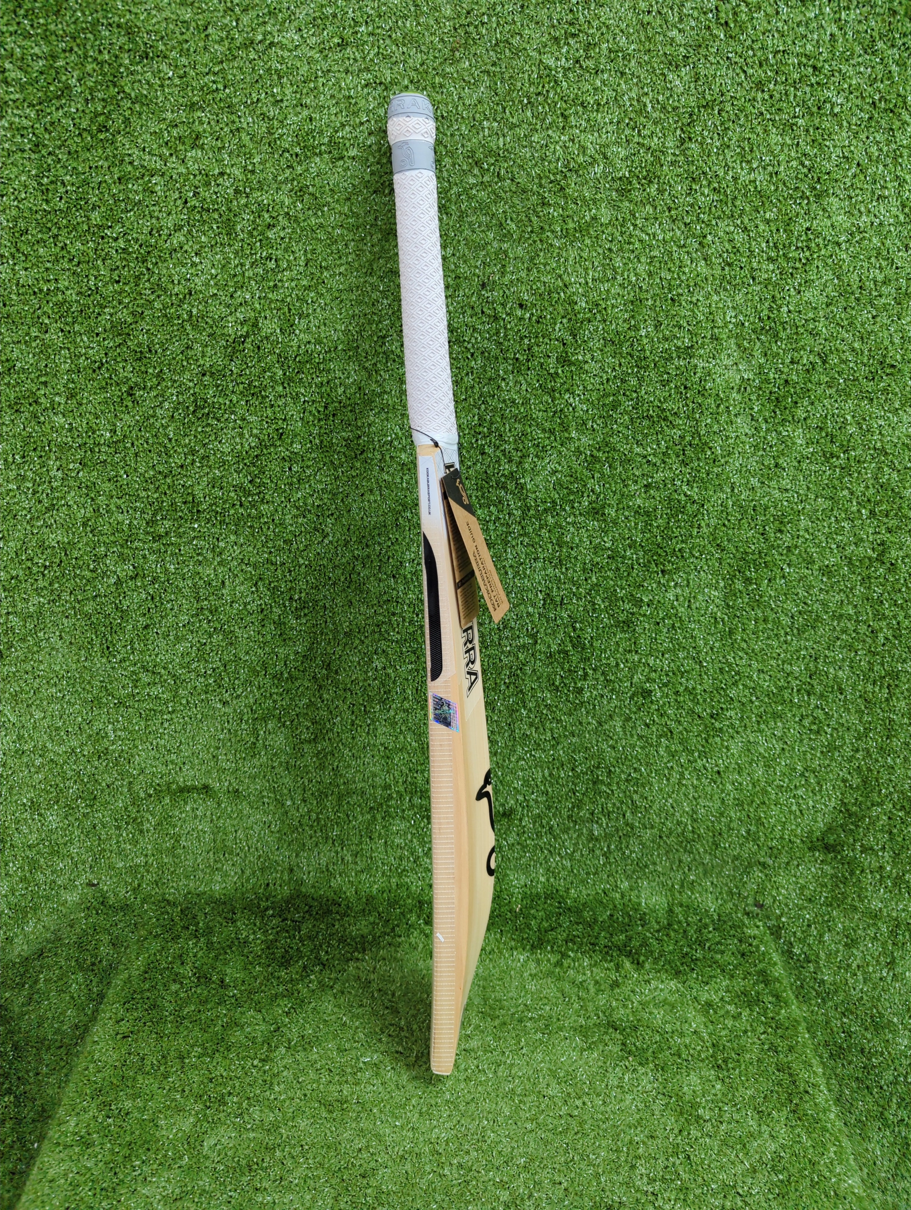 Kookaburra Ghost 6.4 Junior Youth Cricket Bat - English Willow - Perfect for Youth Cricket Training & Matches