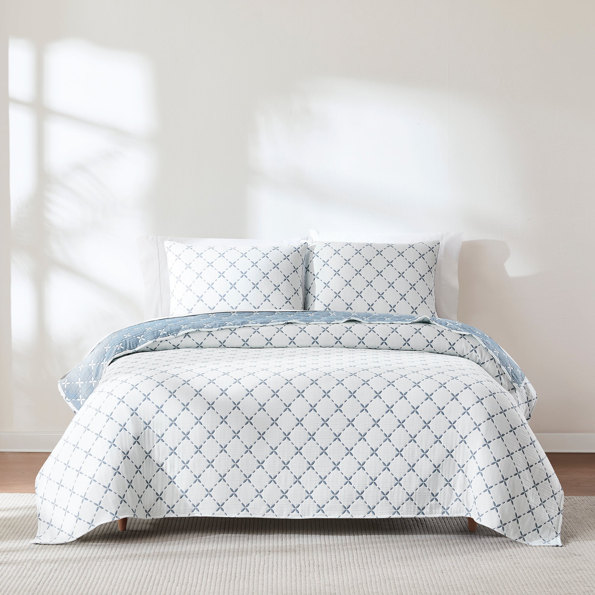 Luxury Diamond Leaf Jacquard Reversible Matelasse Coverlet Set - Queen Size Bedspread for Master Bedroom & Guest Room Decor