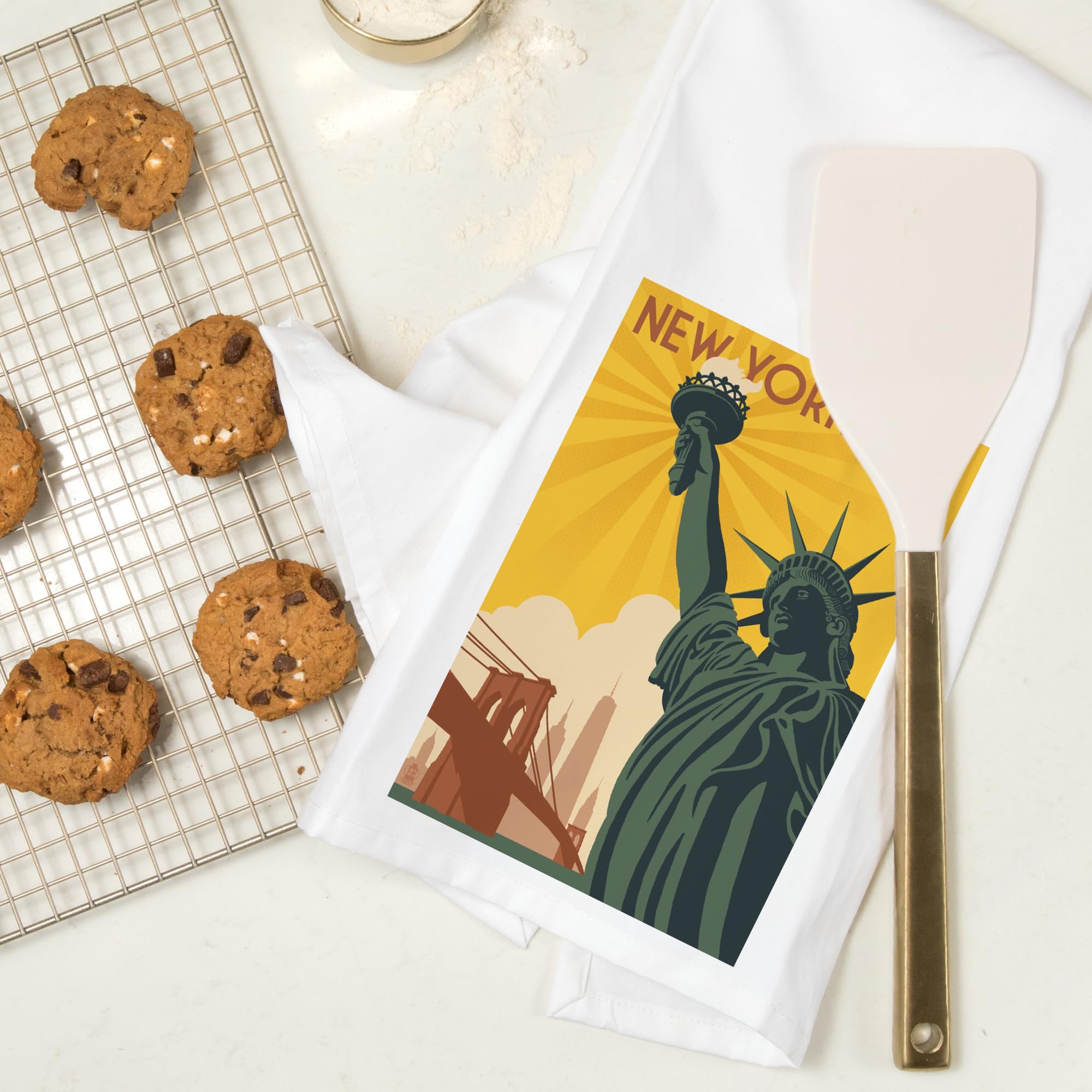 Lantern Press New York Cotton Tea Towel - Statue of Liberty & Bridge Design | 100% Cotton Decorative Hand Towel for Kitchen, Bathroom & Home Decor | Perfect Gift for Housewarming & American Theme Parties